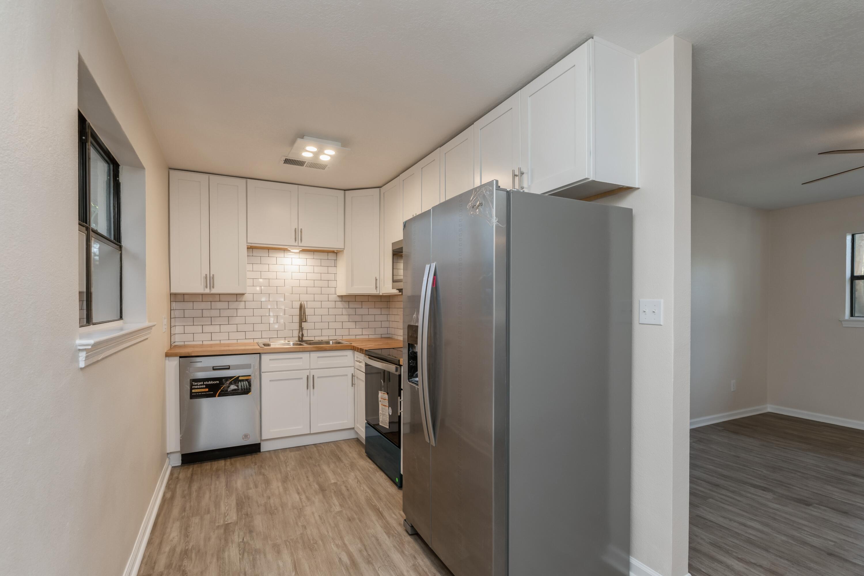 7TH ADD ELLIOTT PT LOT 33 BLK 7 - Residential