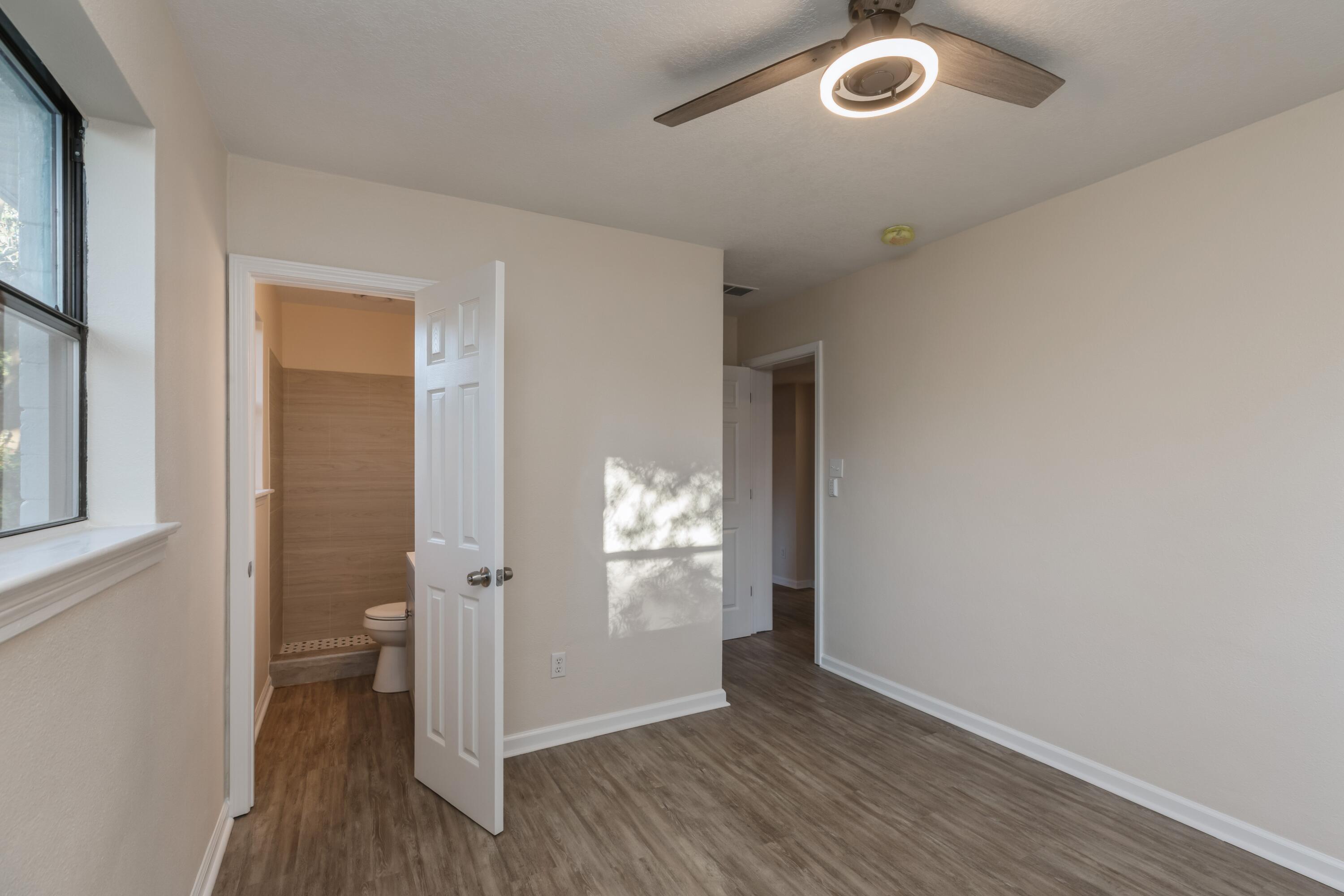 7TH ADD ELLIOTT PT LOT 33 BLK 7 - Residential