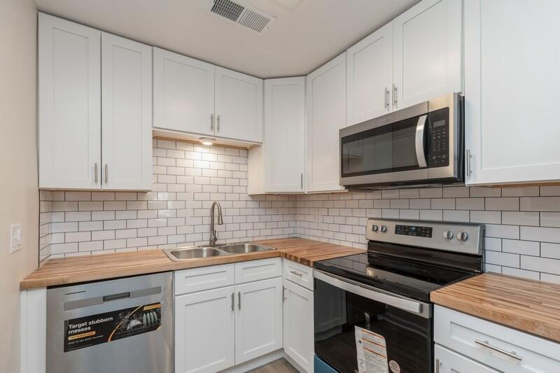 7TH ADD ELLIOTT PT LOT 33 BLK 7 - Residential