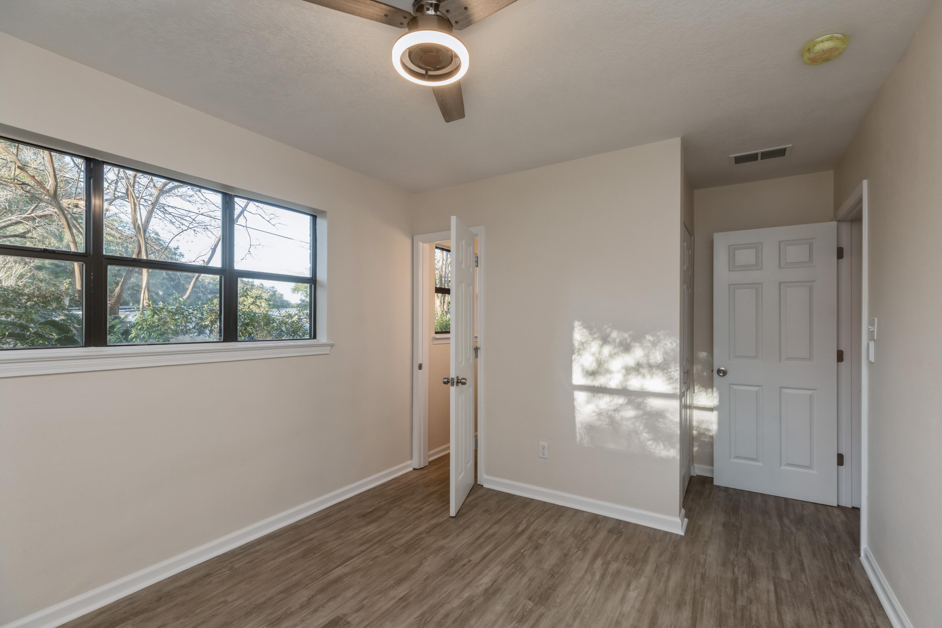 7TH ADD ELLIOTT PT LOT 33 BLK 7 - Residential