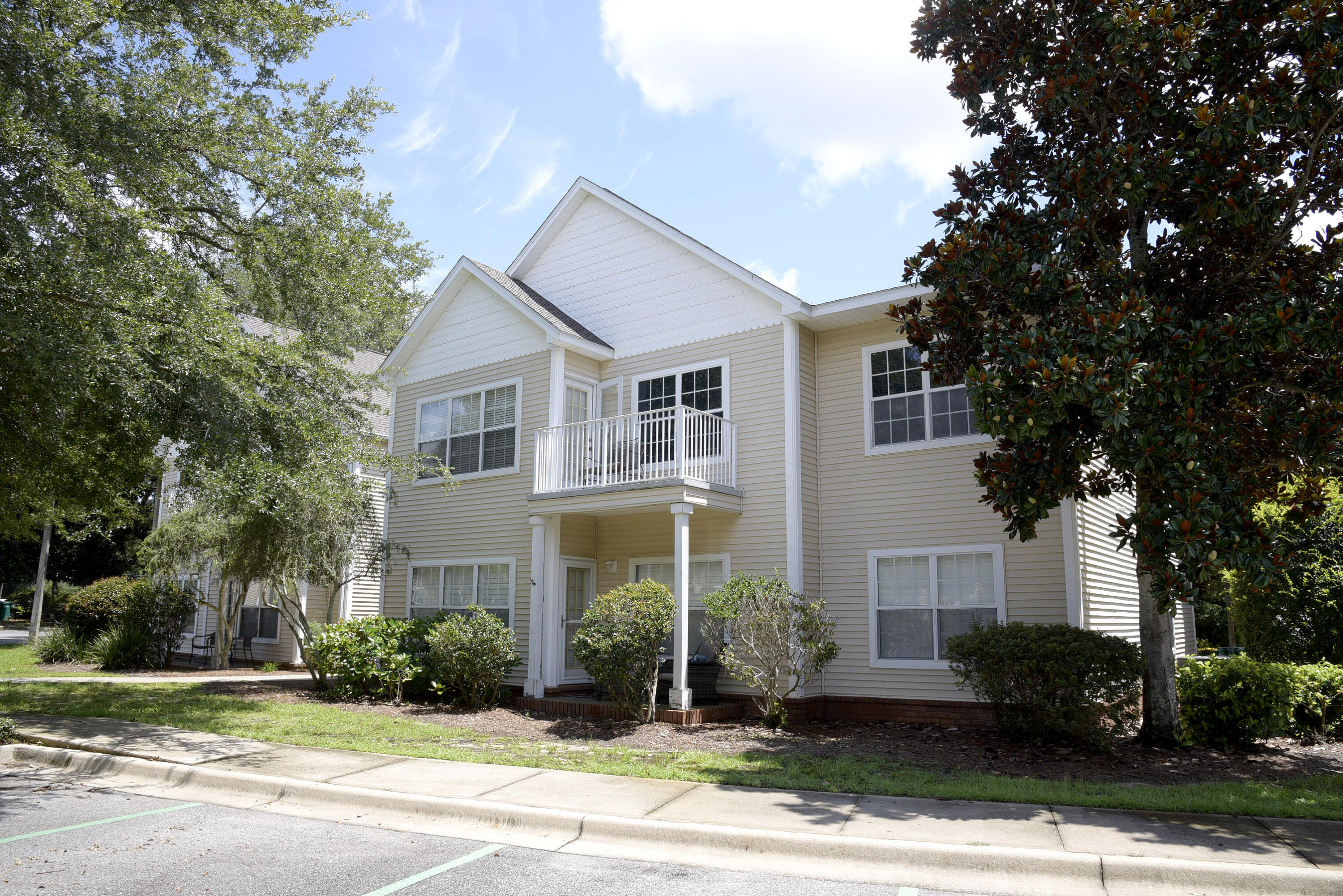 THE OAKS AT NICEVILLE - Residential