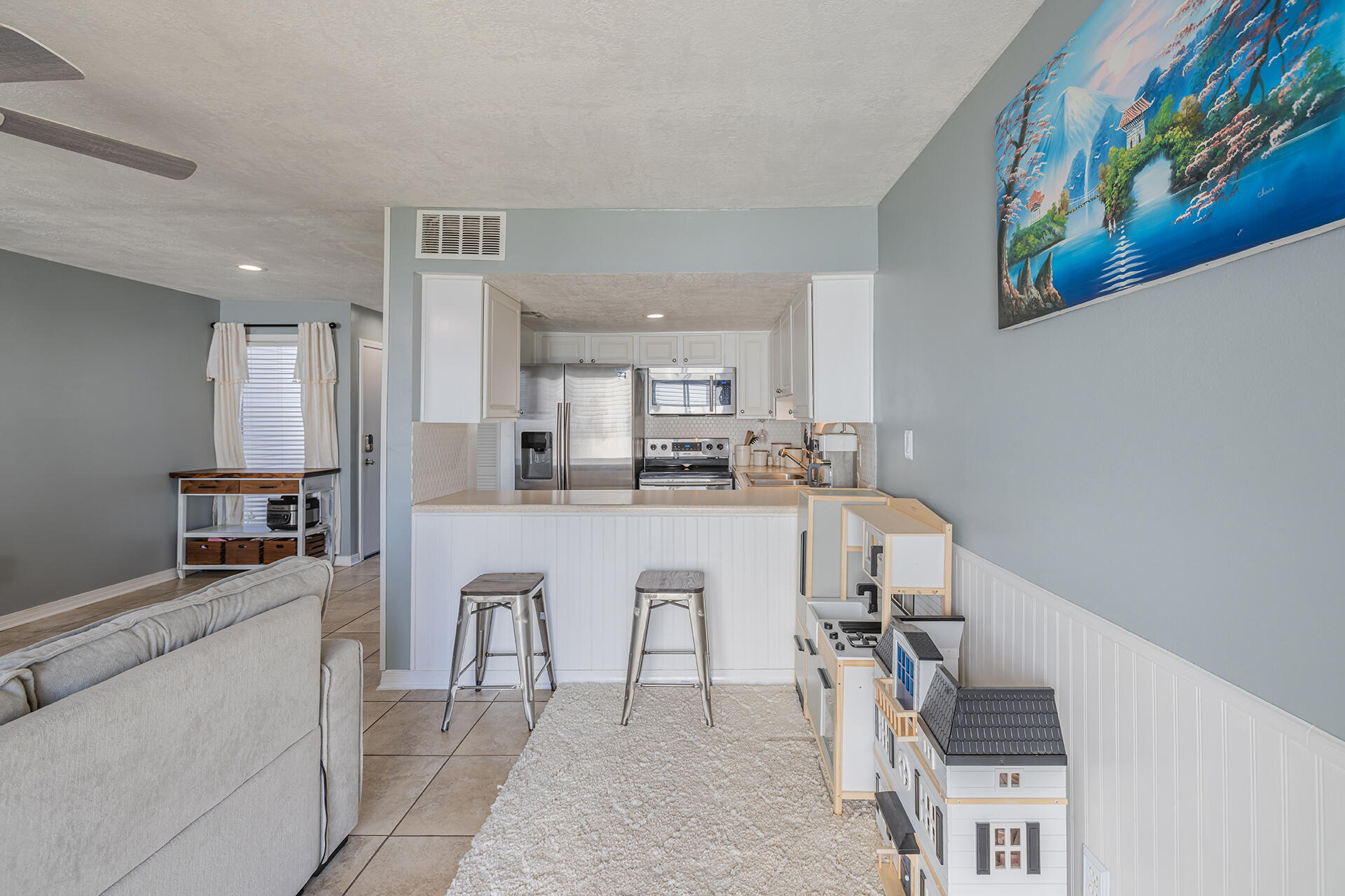 FINISTERRA CONDO - Residential Lease