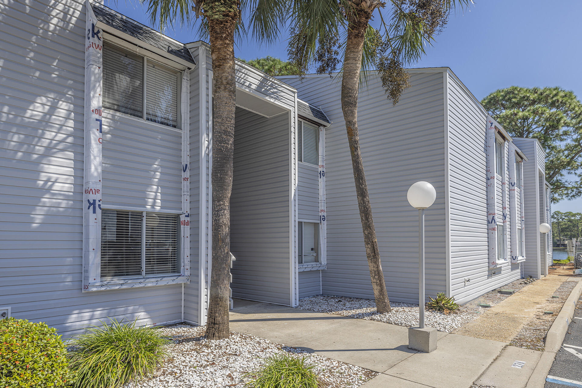 FINISTERRA CONDO - Residential Lease