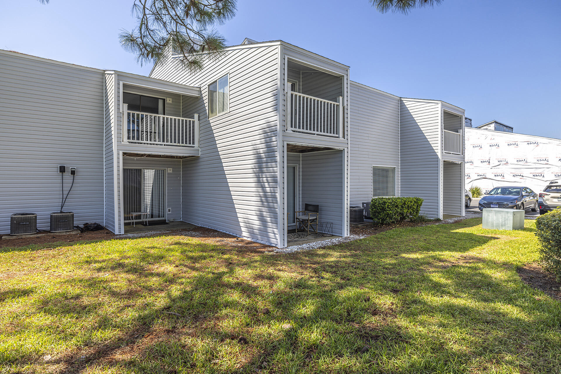 FINISTERRA CONDO - Residential Lease