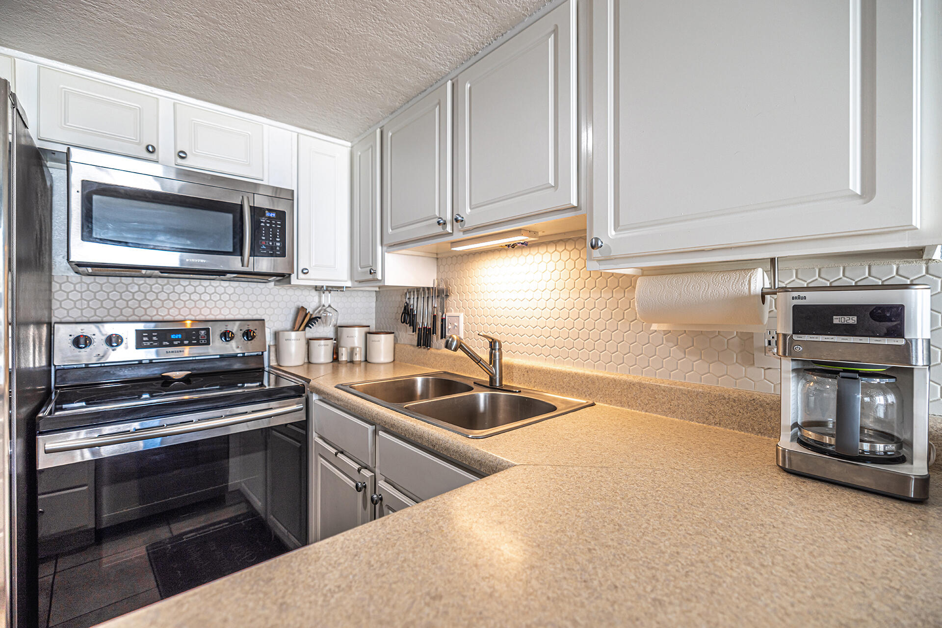 FINISTERRA CONDO - Residential Lease