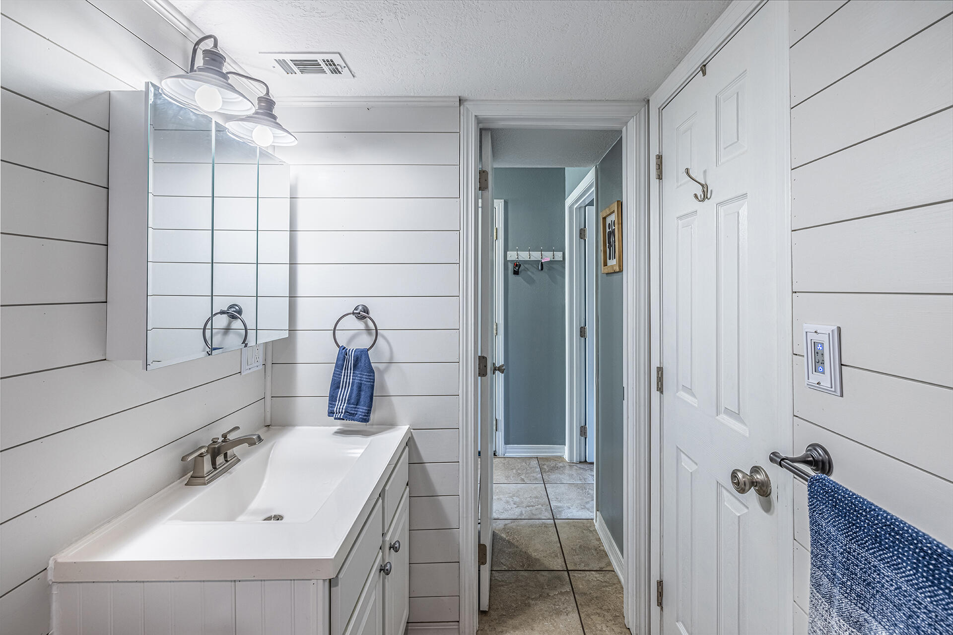 FINISTERRA CONDO - Residential Lease