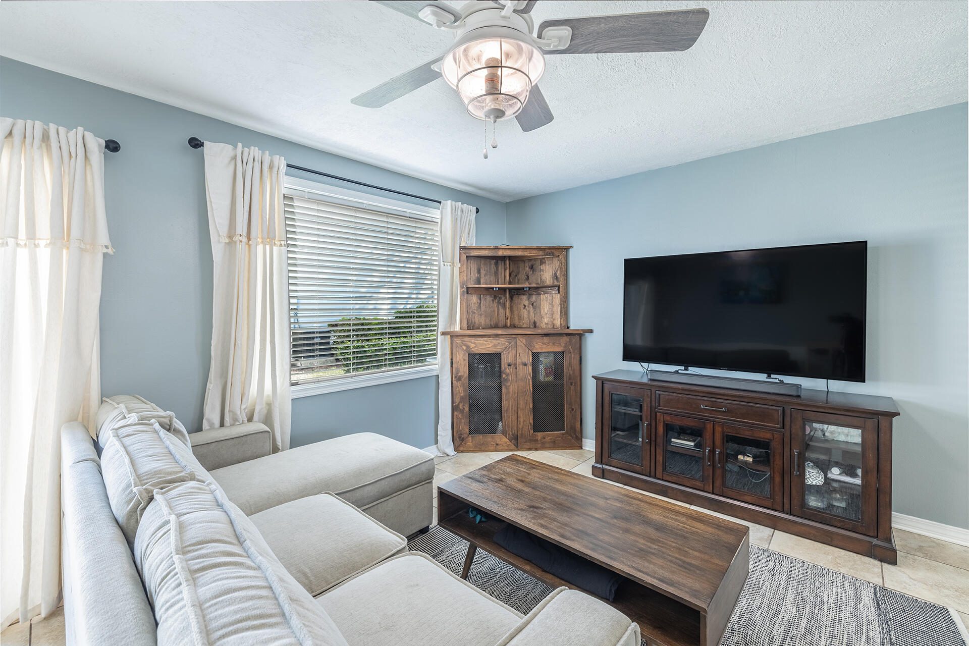 FINISTERRA CONDO - Residential Lease