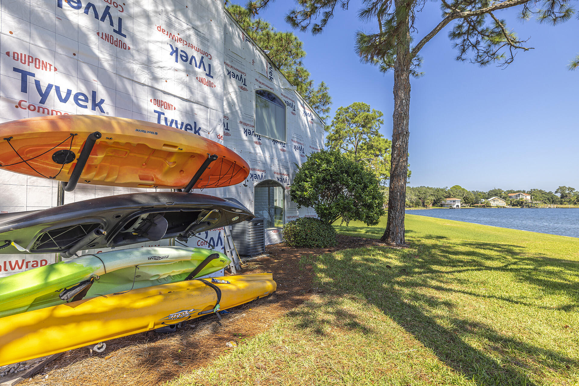 FINISTERRA CONDO - Residential Lease