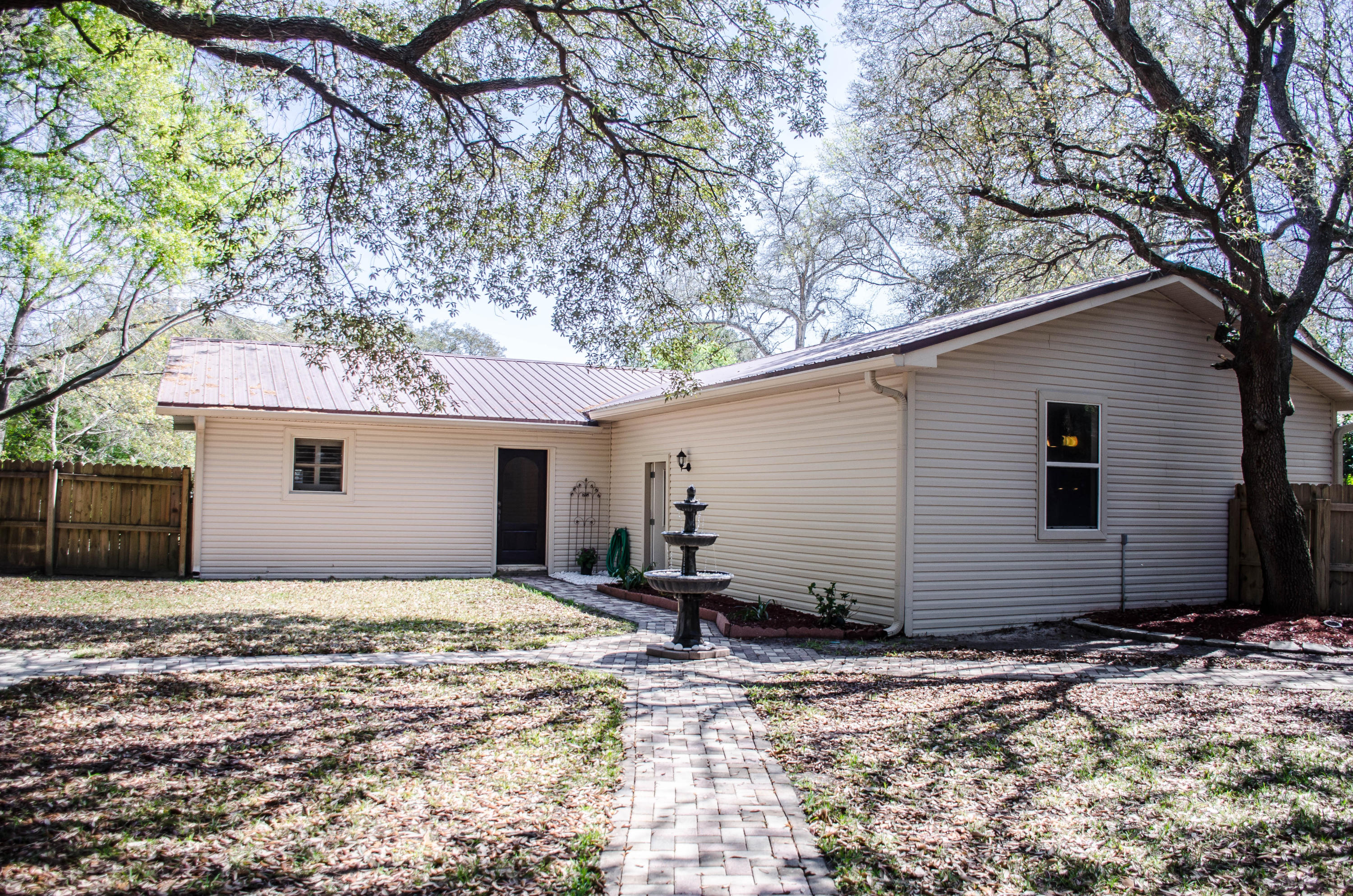 GARNIERS BEACH - Residential