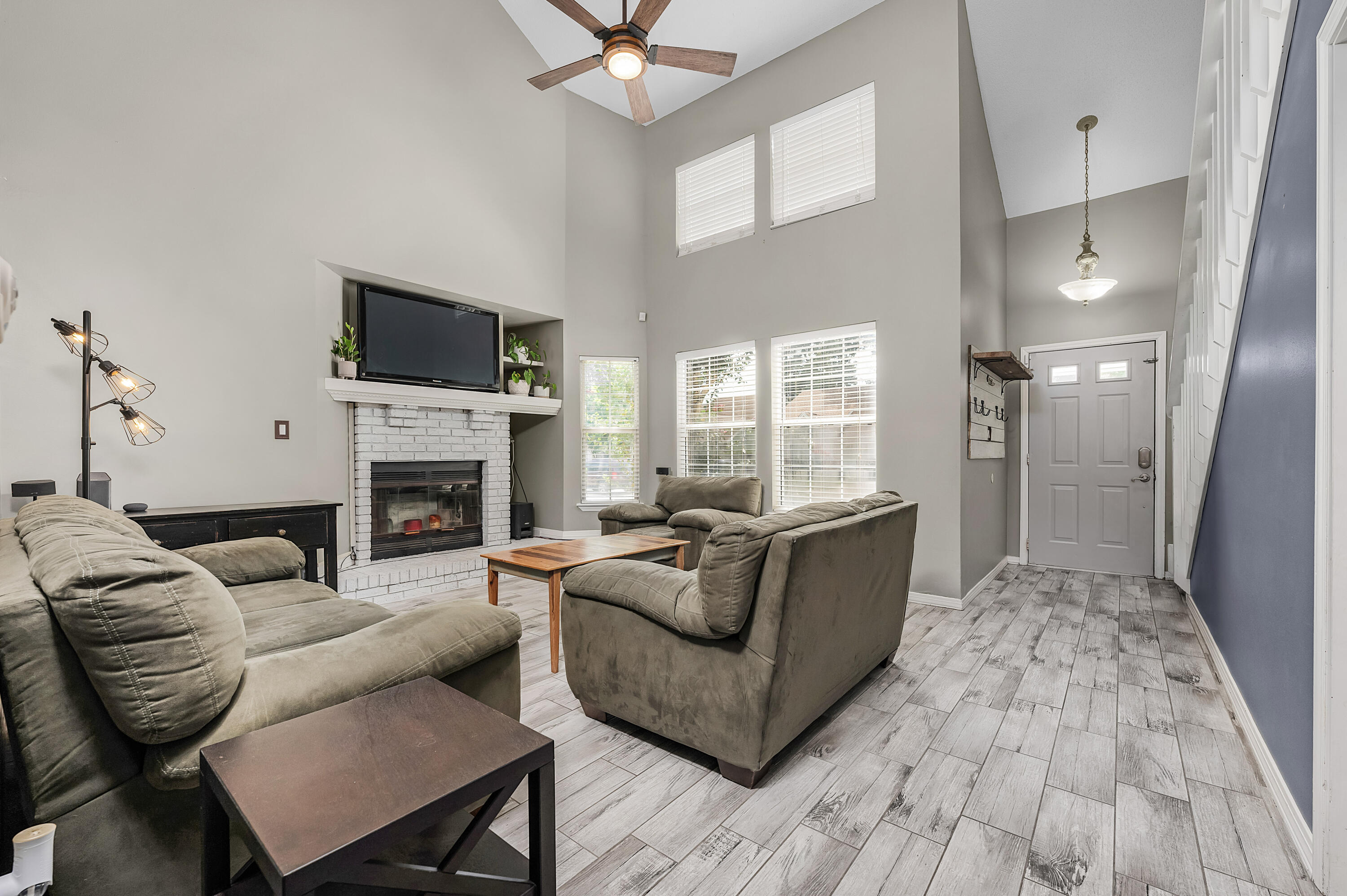 CANTERBURY WOODS - Residential
