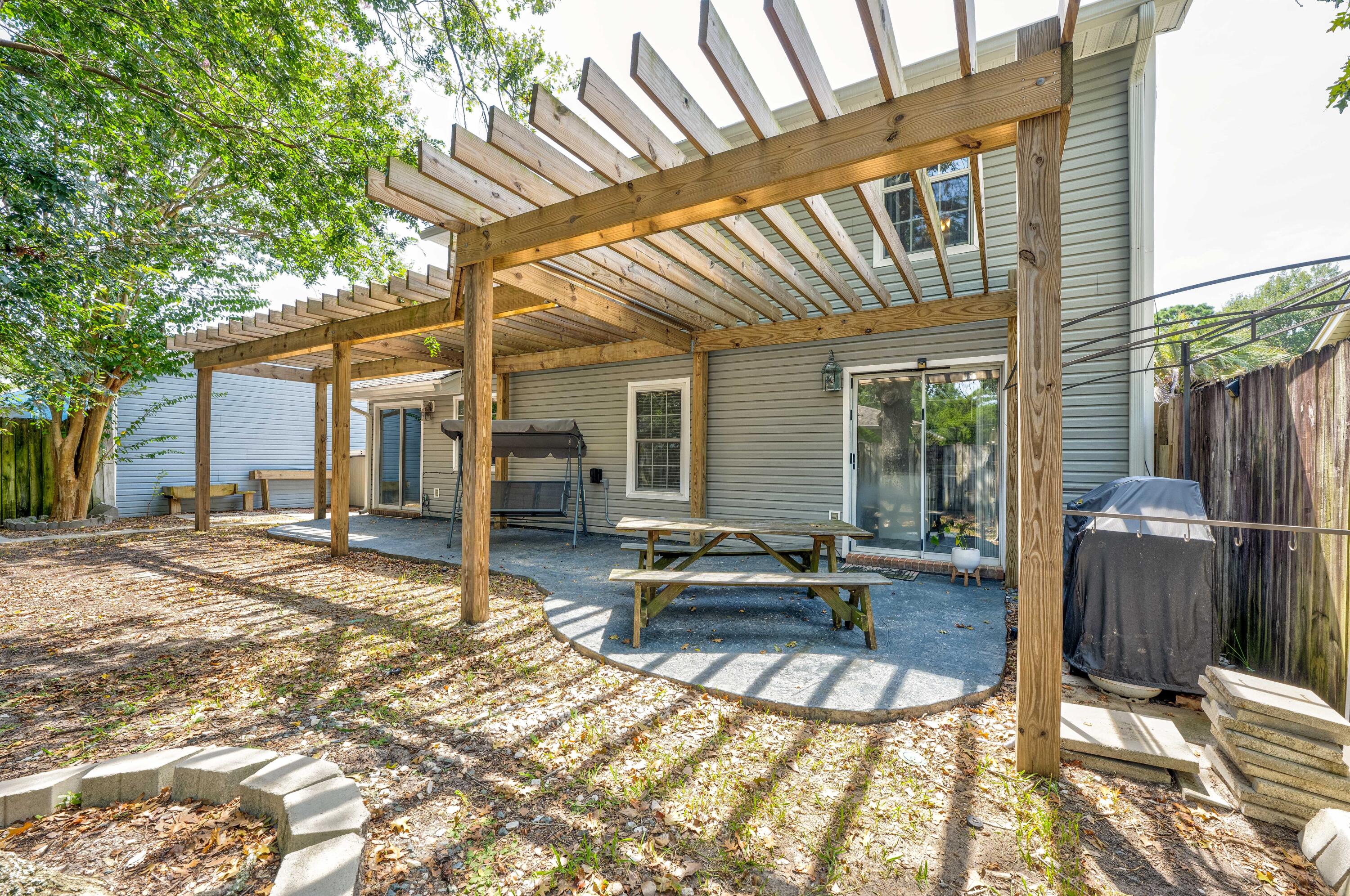 CANTERBURY WOODS - Residential
