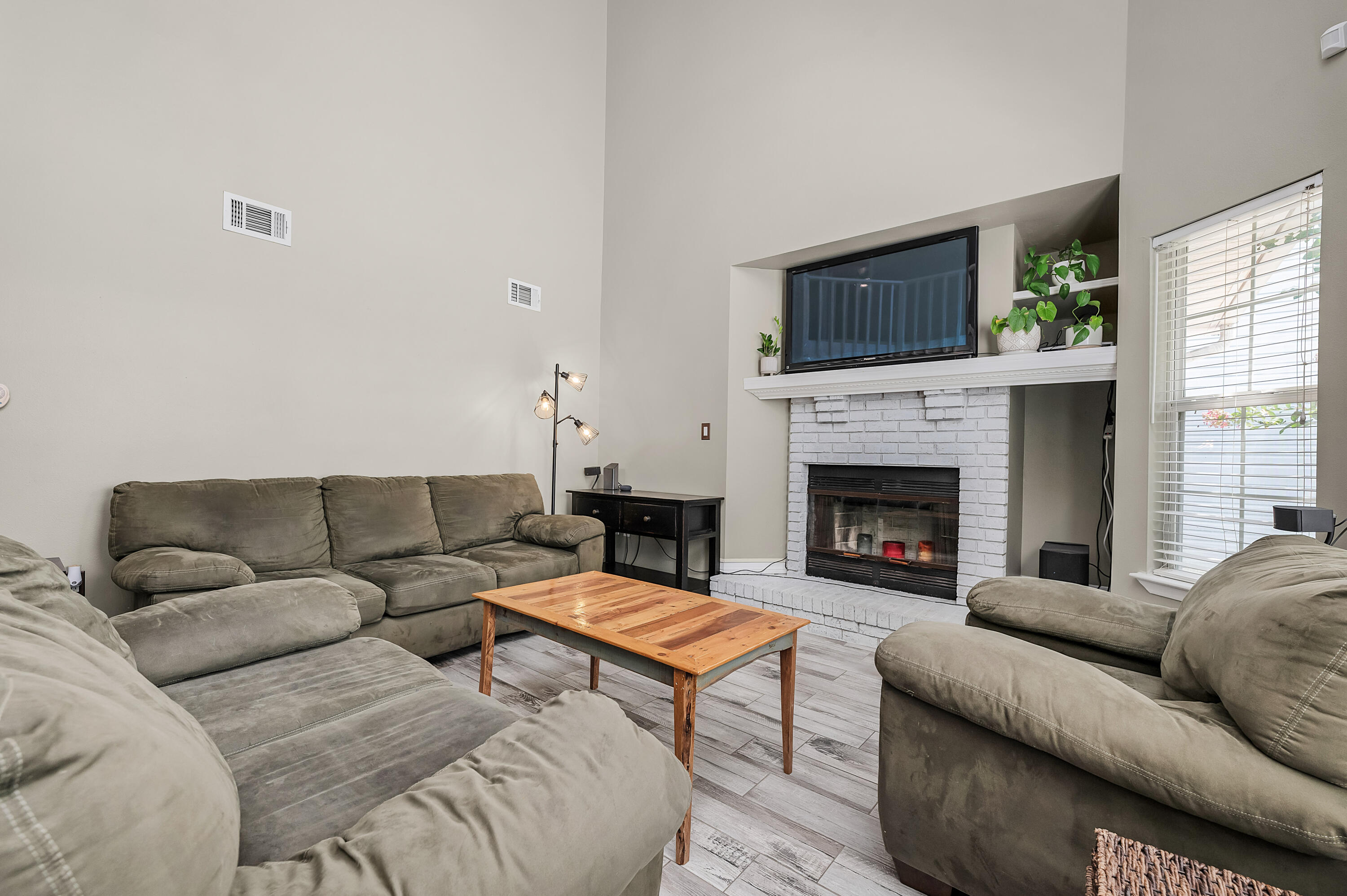 CANTERBURY WOODS - Residential