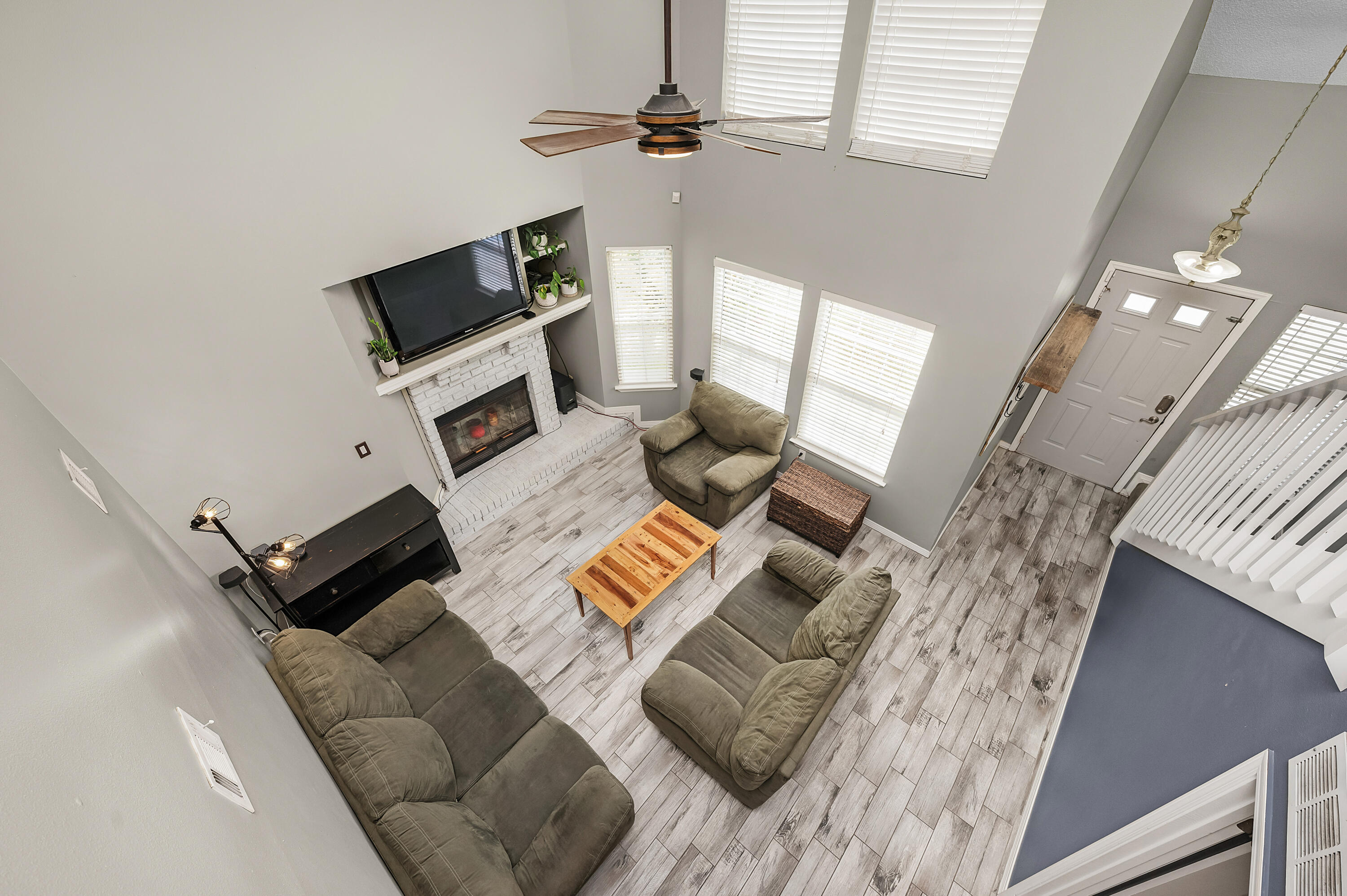 CANTERBURY WOODS - Residential