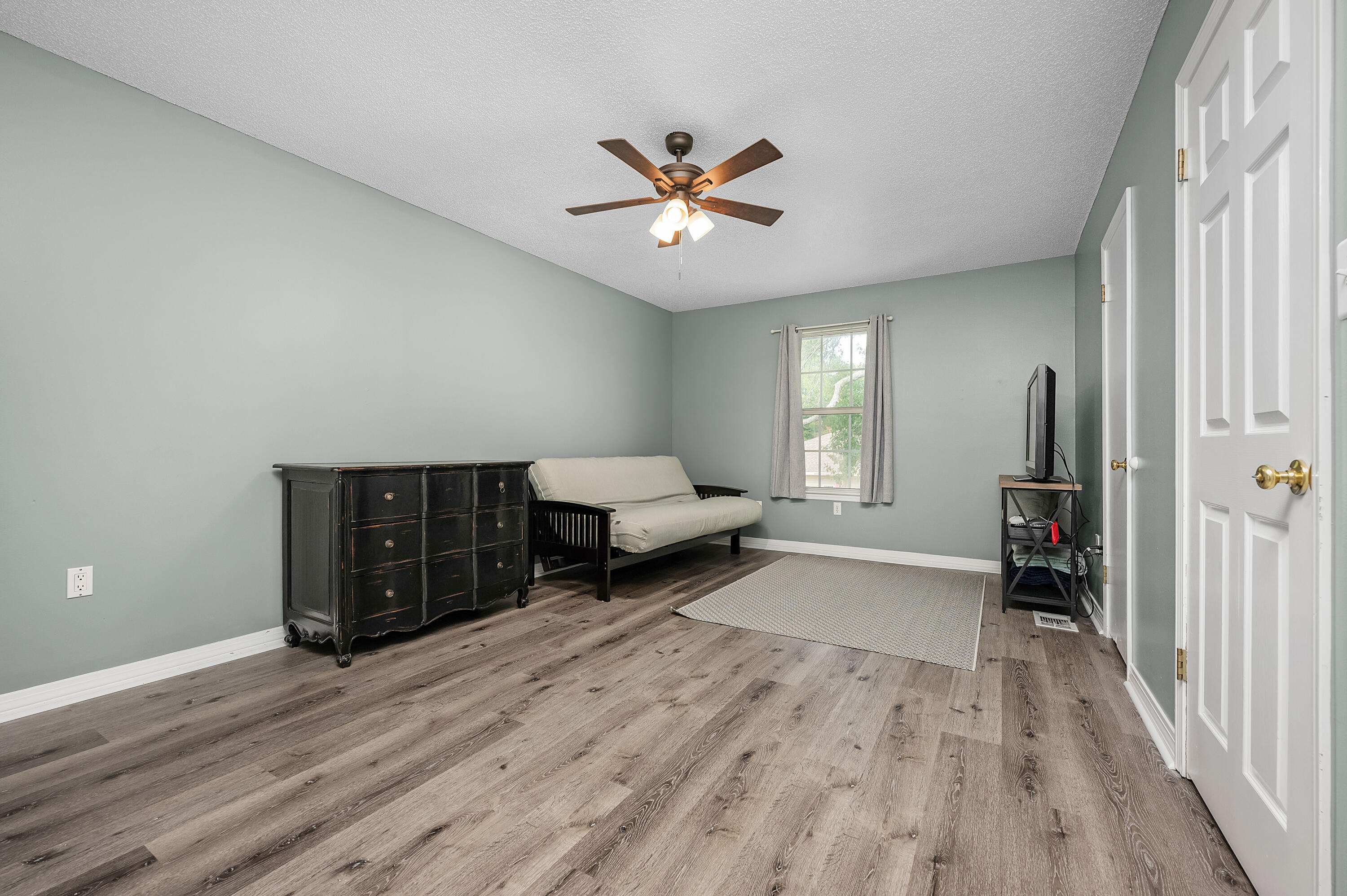 CANTERBURY WOODS - Residential