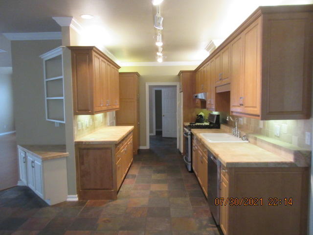 TURNBERRY PLACE - Residential