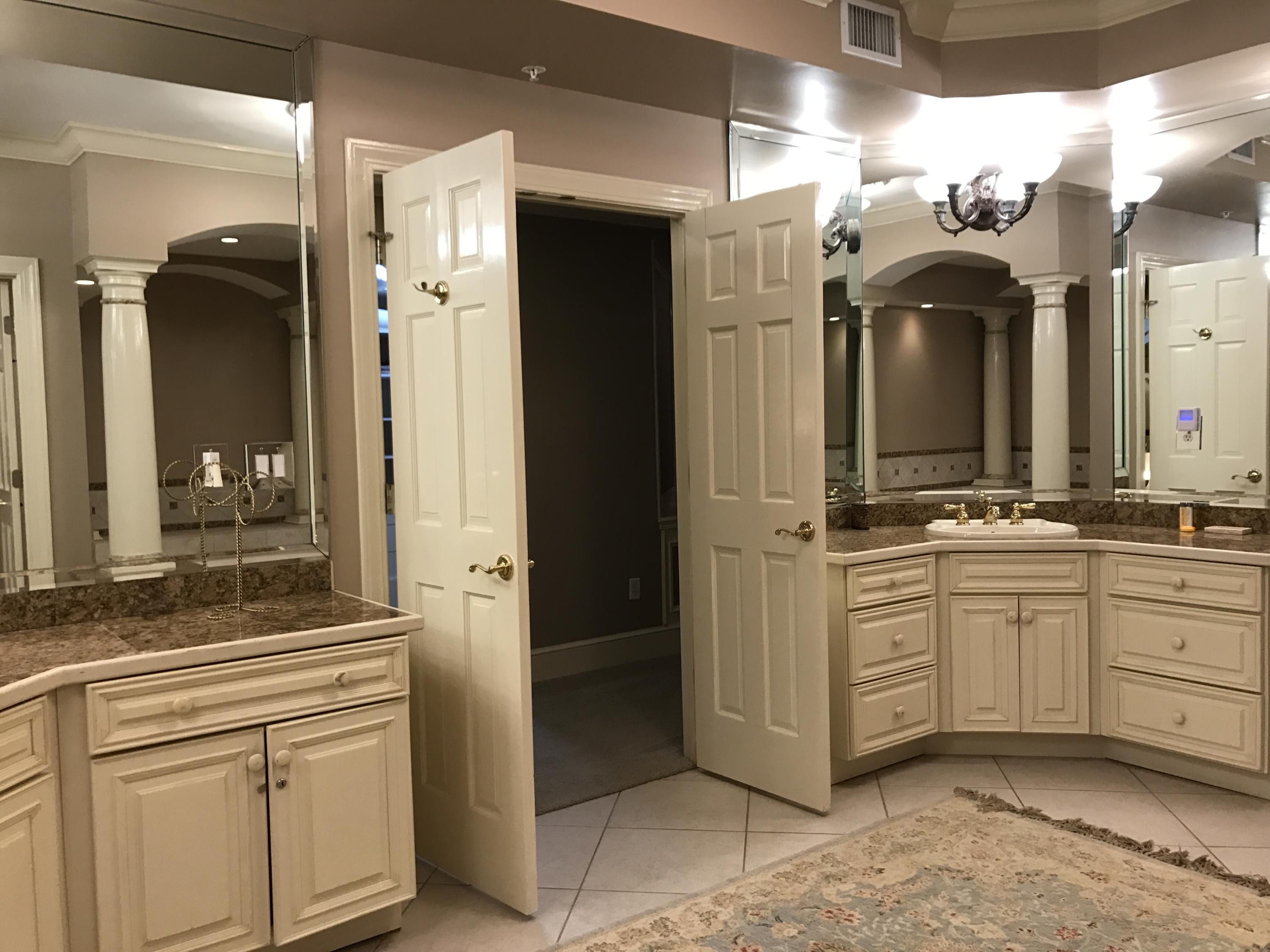 INN AT CRYSTAL BEACH (SUMMERCHASE CONDO) - Residential