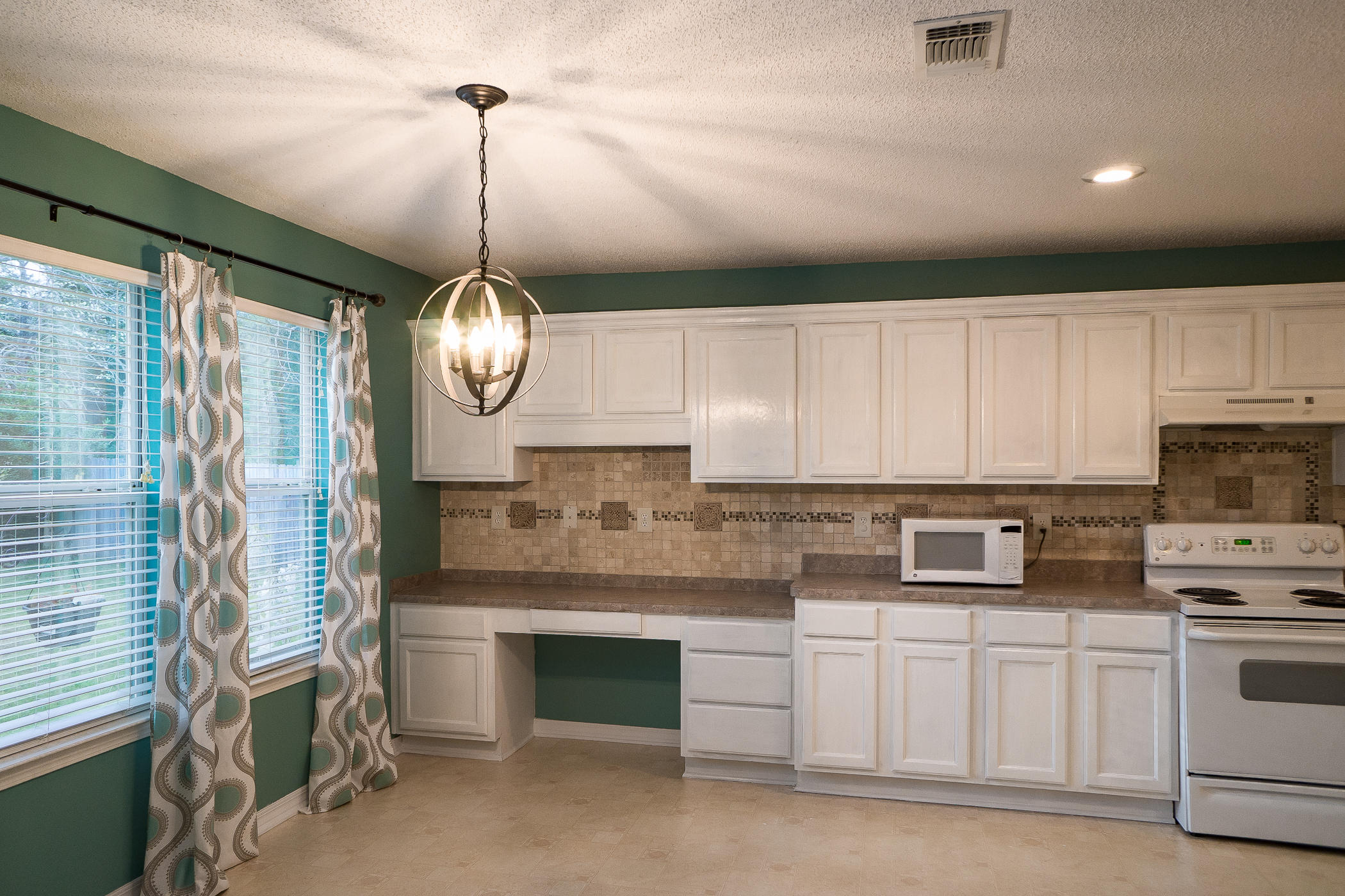 BROOKE ESTATES - Residential