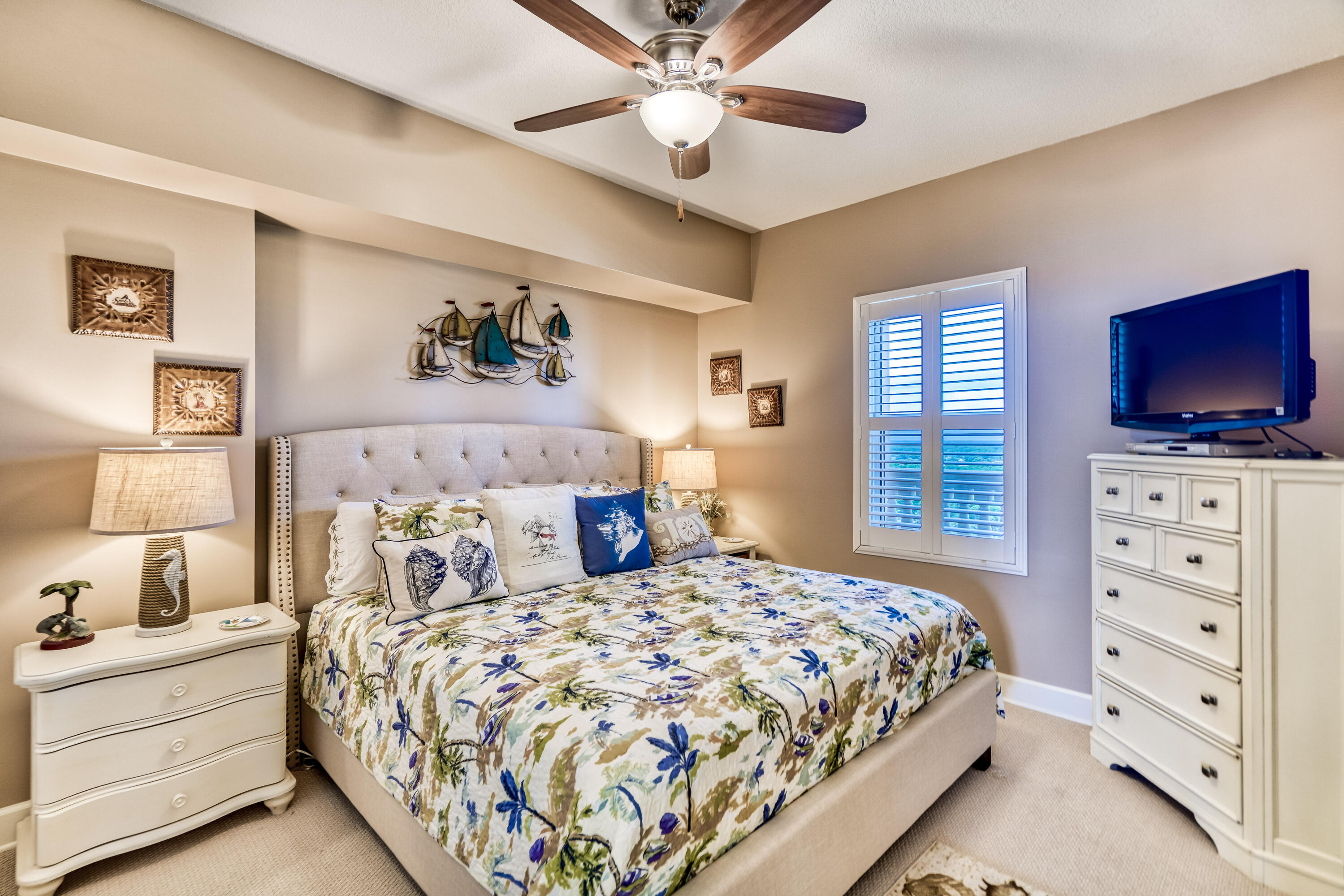 SUNRISE BEACH - Residential