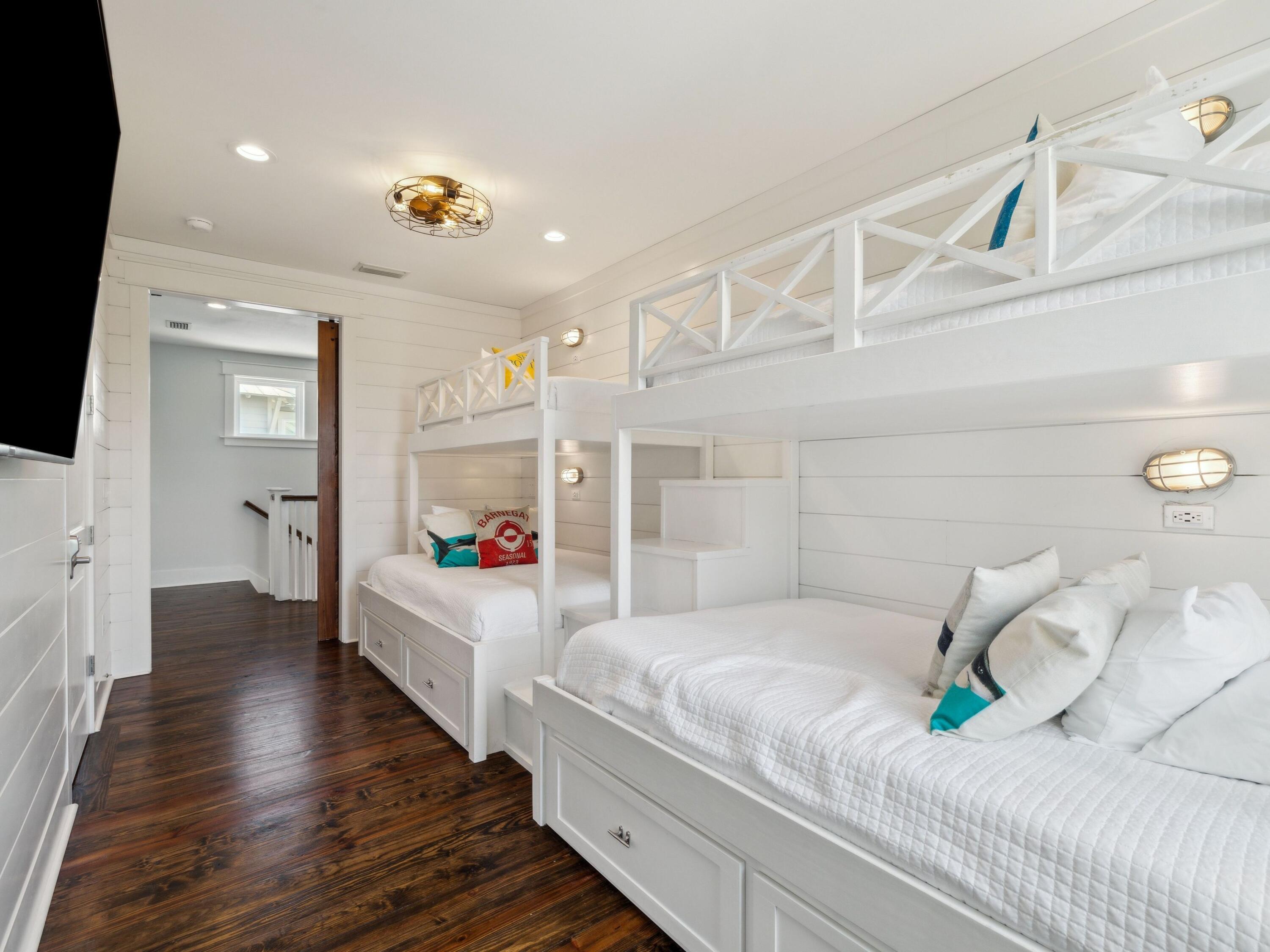 NATUREWALK AT SEAGROVE - Residential