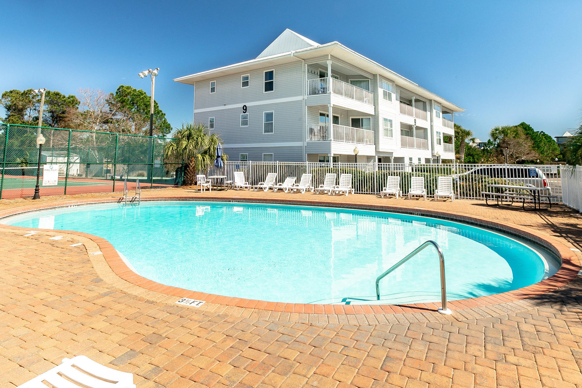 BEACHSIDE VILLAS CONDO - Residential