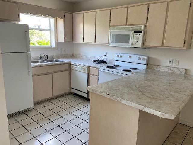 BEACHSIDE VILLAS CONDO - Residential