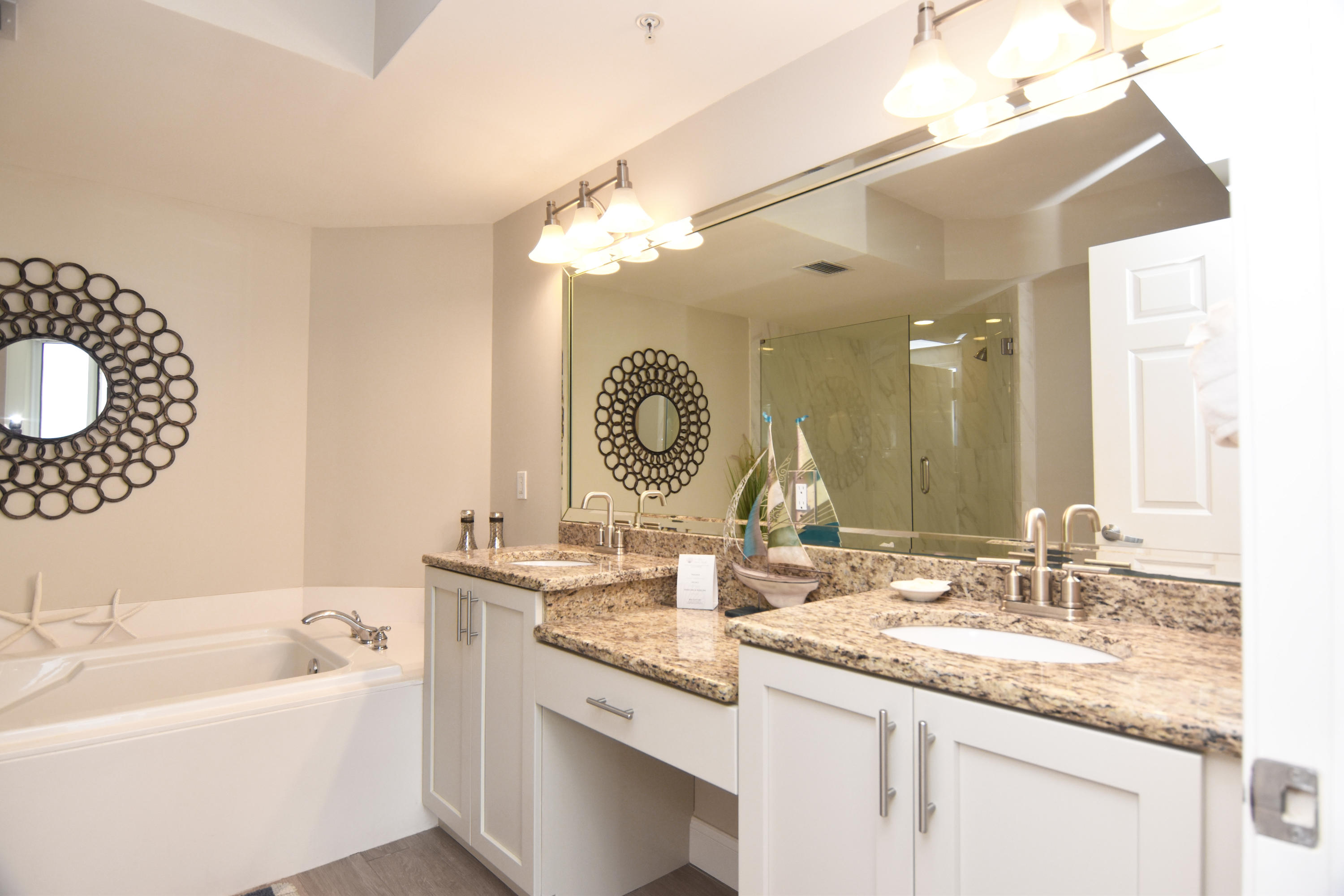 ST. MAARTEN AT SILVER SHELLS - Residential