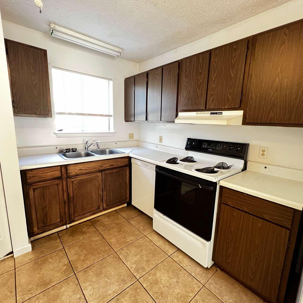 COLLEGE PARK CONDO - Residential Lease