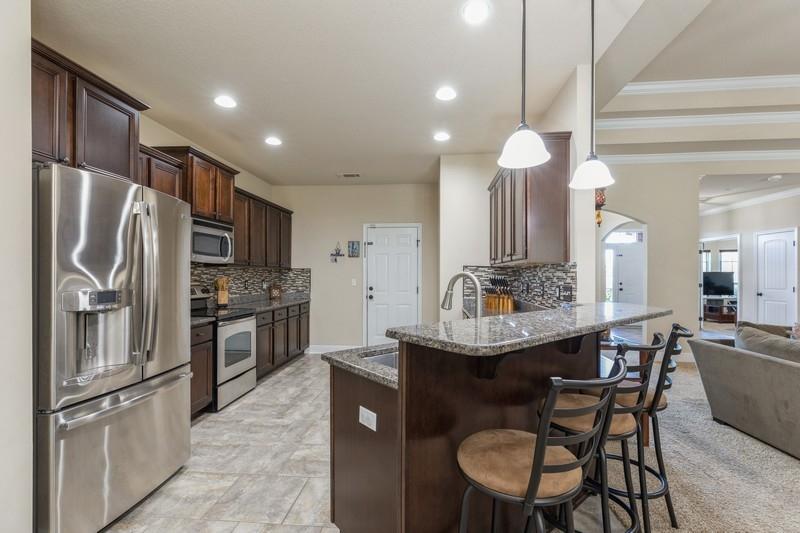 BROWNSTONE MANOR - Residential