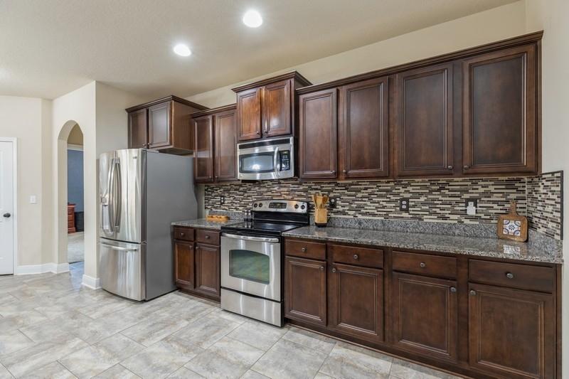 BROWNSTONE MANOR - Residential