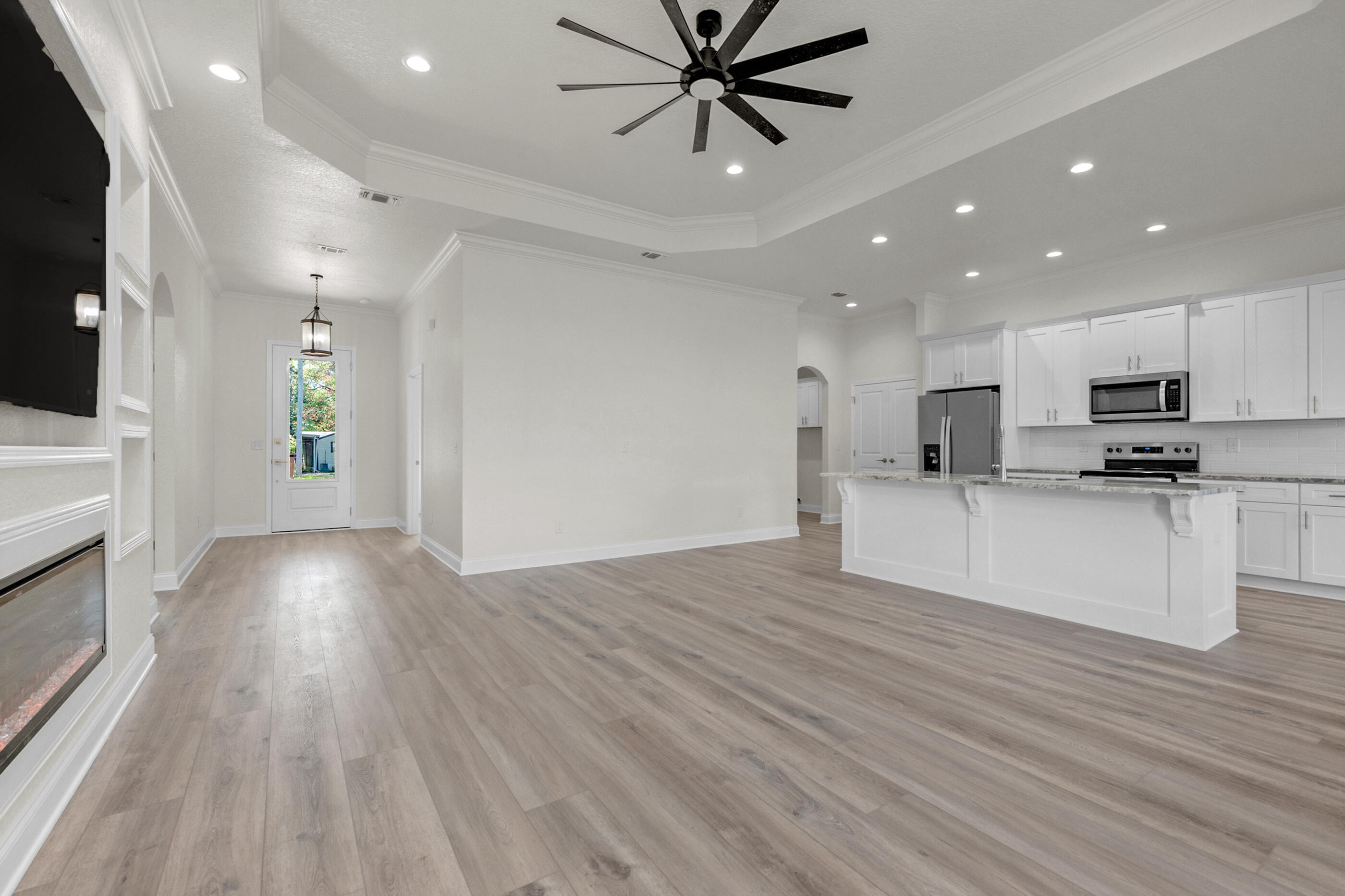 CRESCENT SHORES - Residential