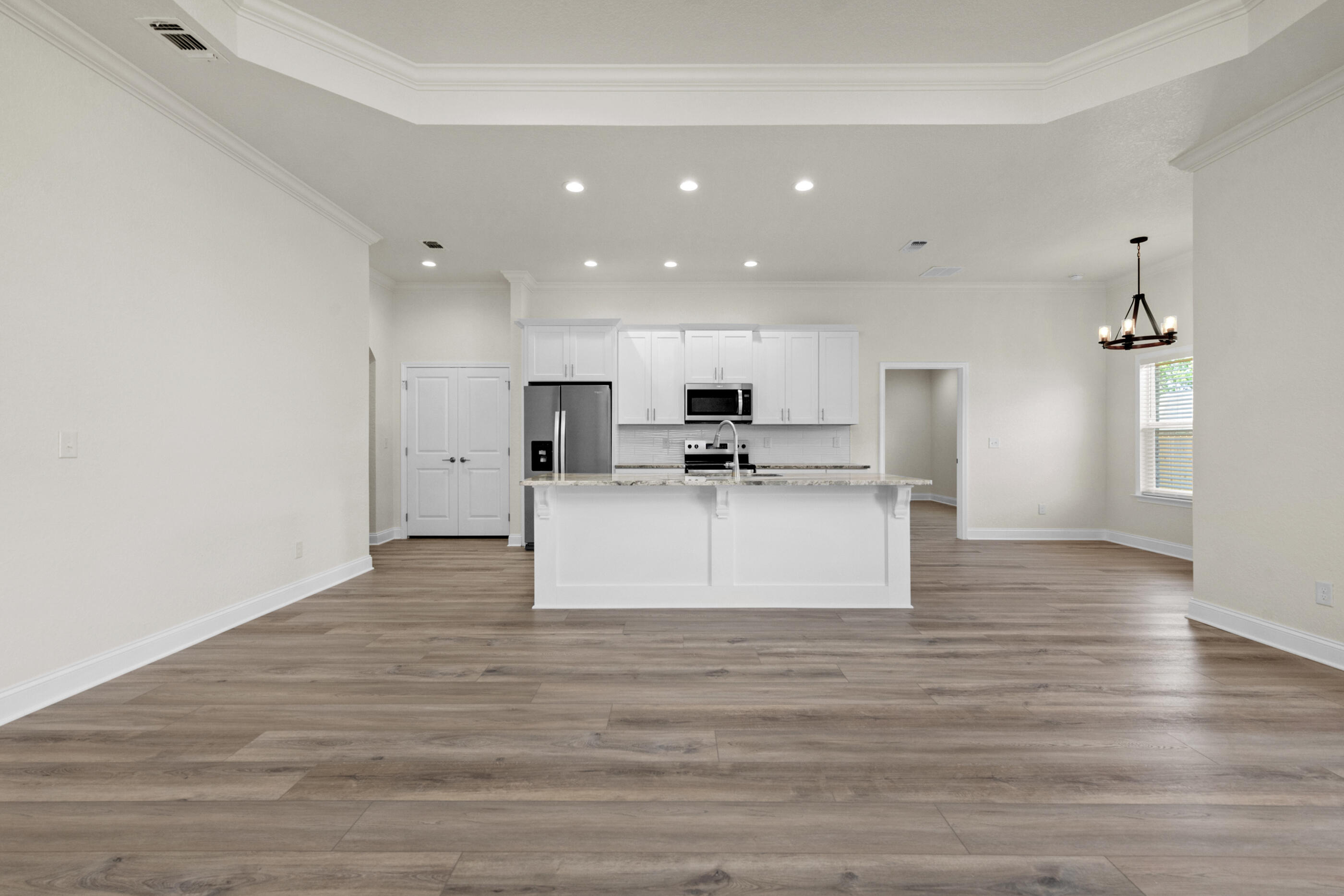 CRESCENT SHORES - Residential