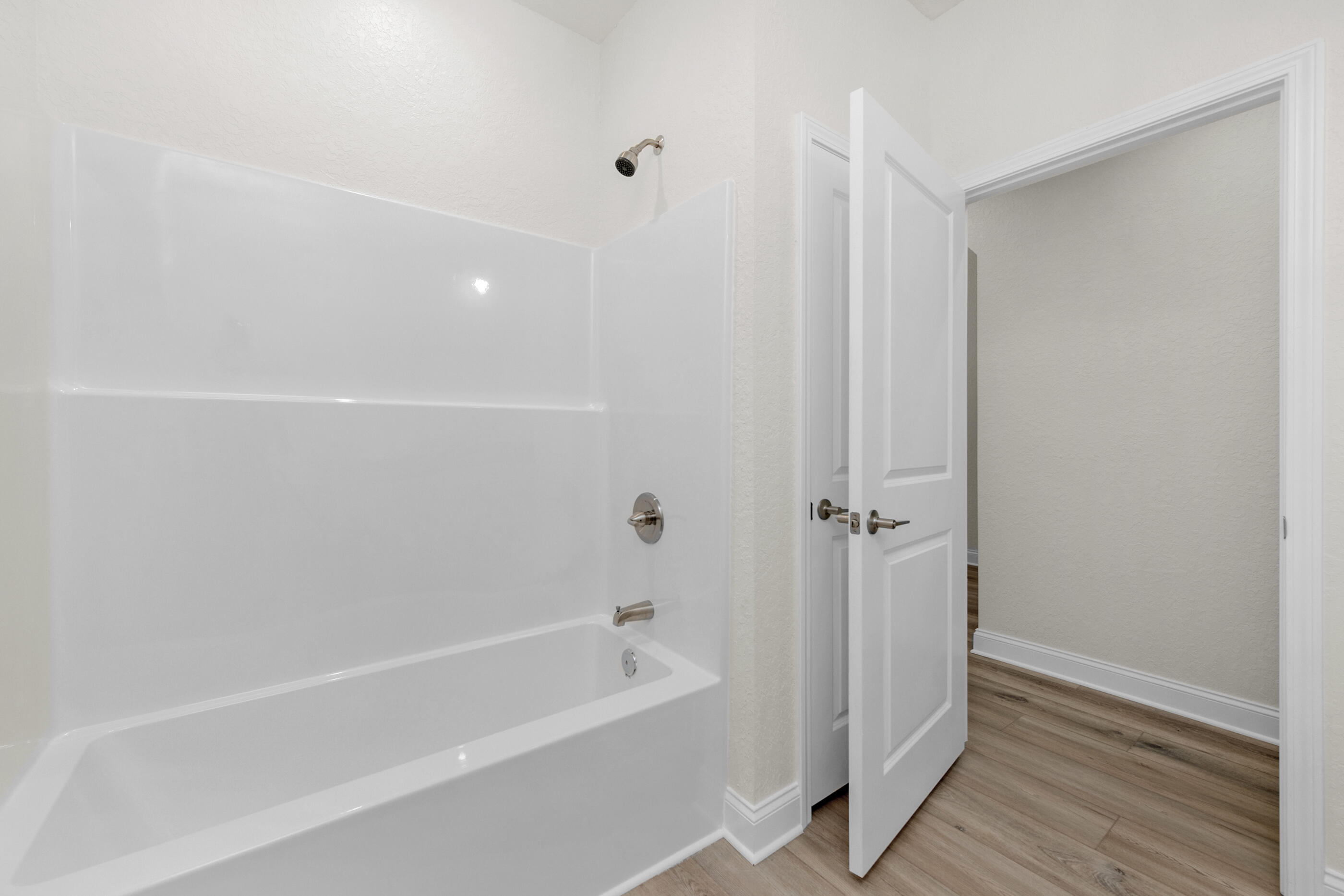 CRESCENT SHORES - Residential