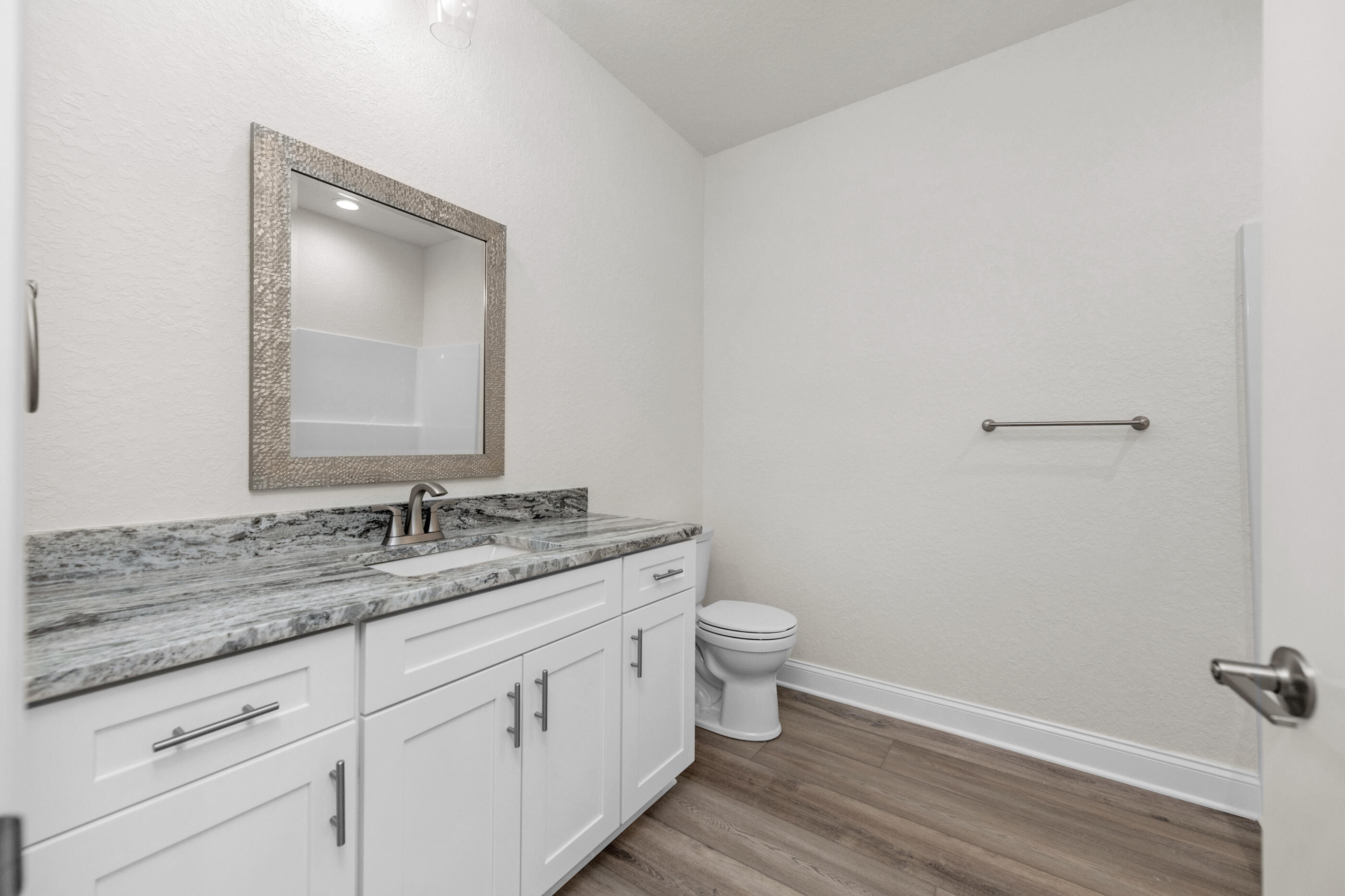 CRESCENT SHORES - Residential