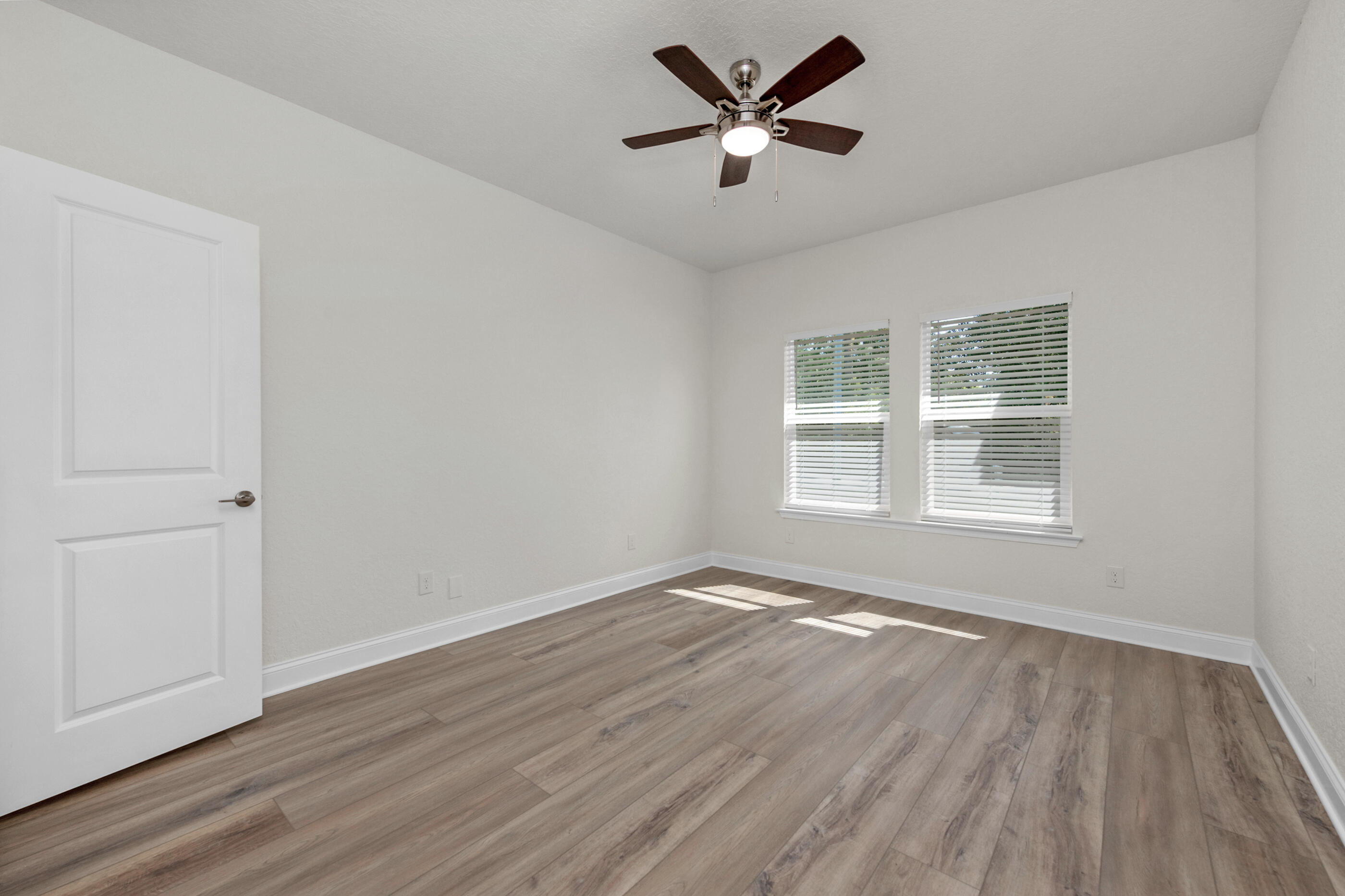 CRESCENT SHORES - Residential