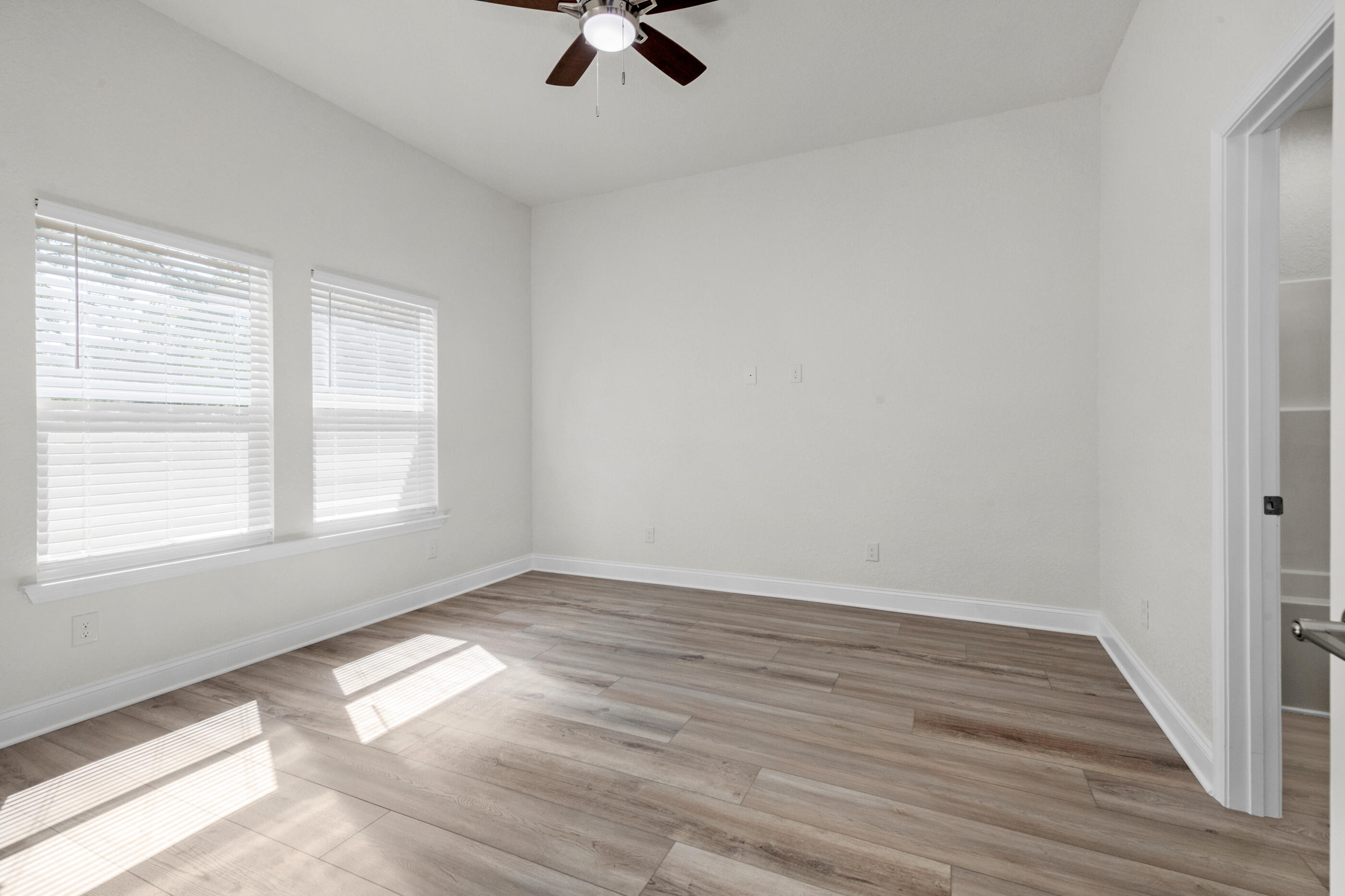 CRESCENT SHORES - Residential