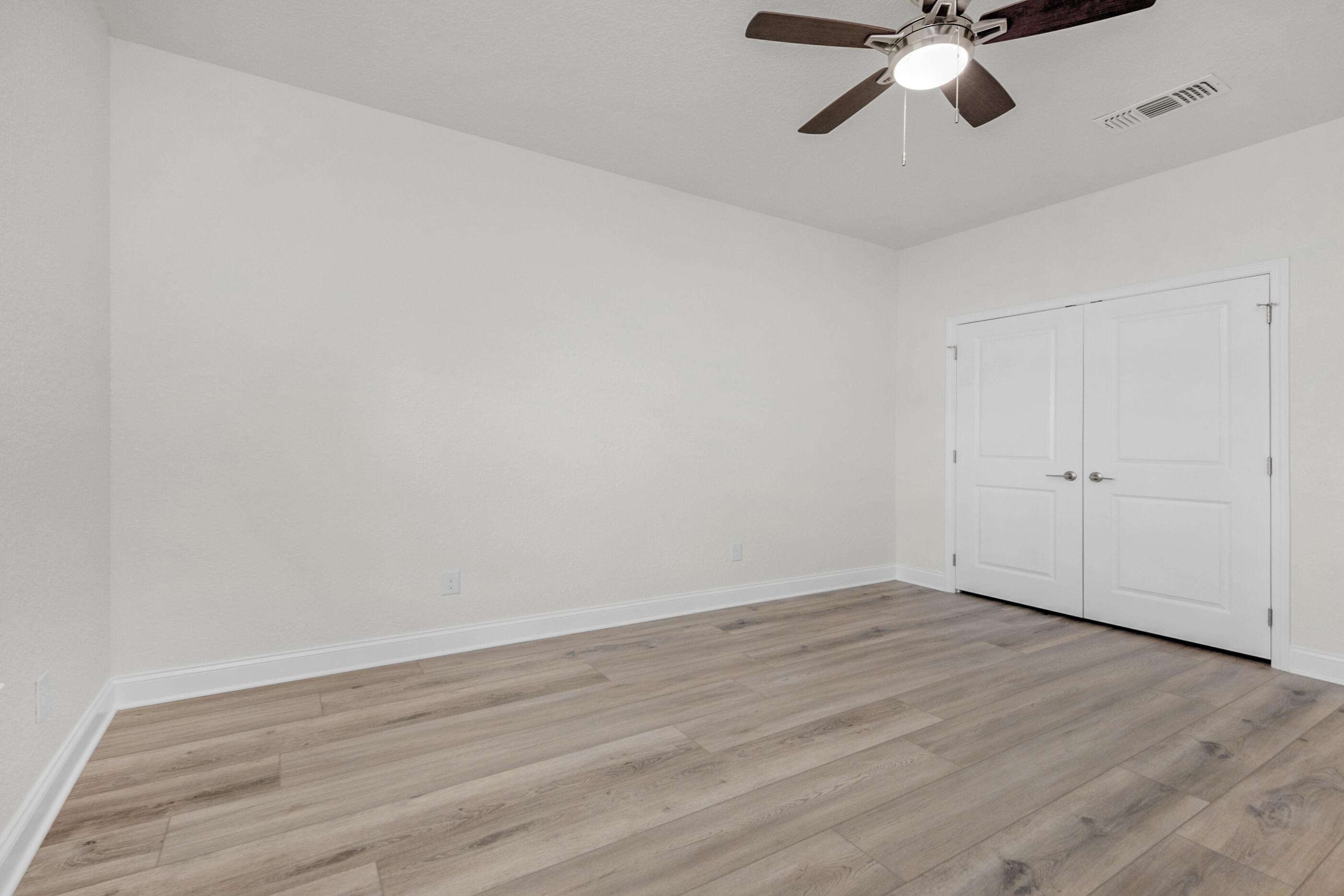 CRESCENT SHORES - Residential