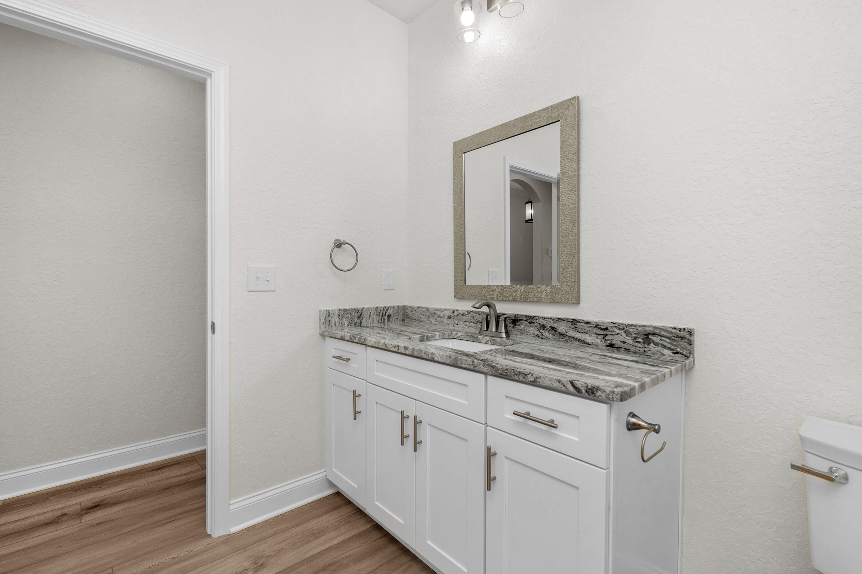 CRESCENT SHORES - Residential