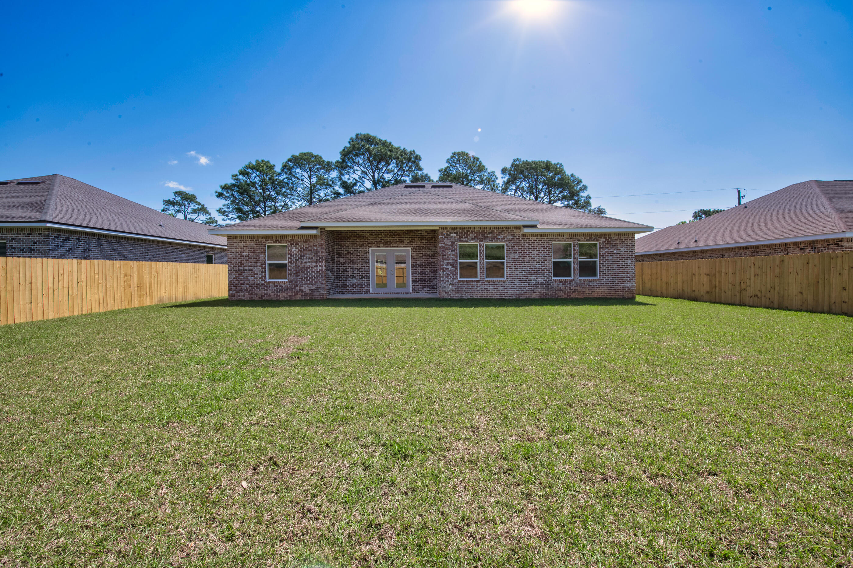 CRESCENT SHORES - Residential