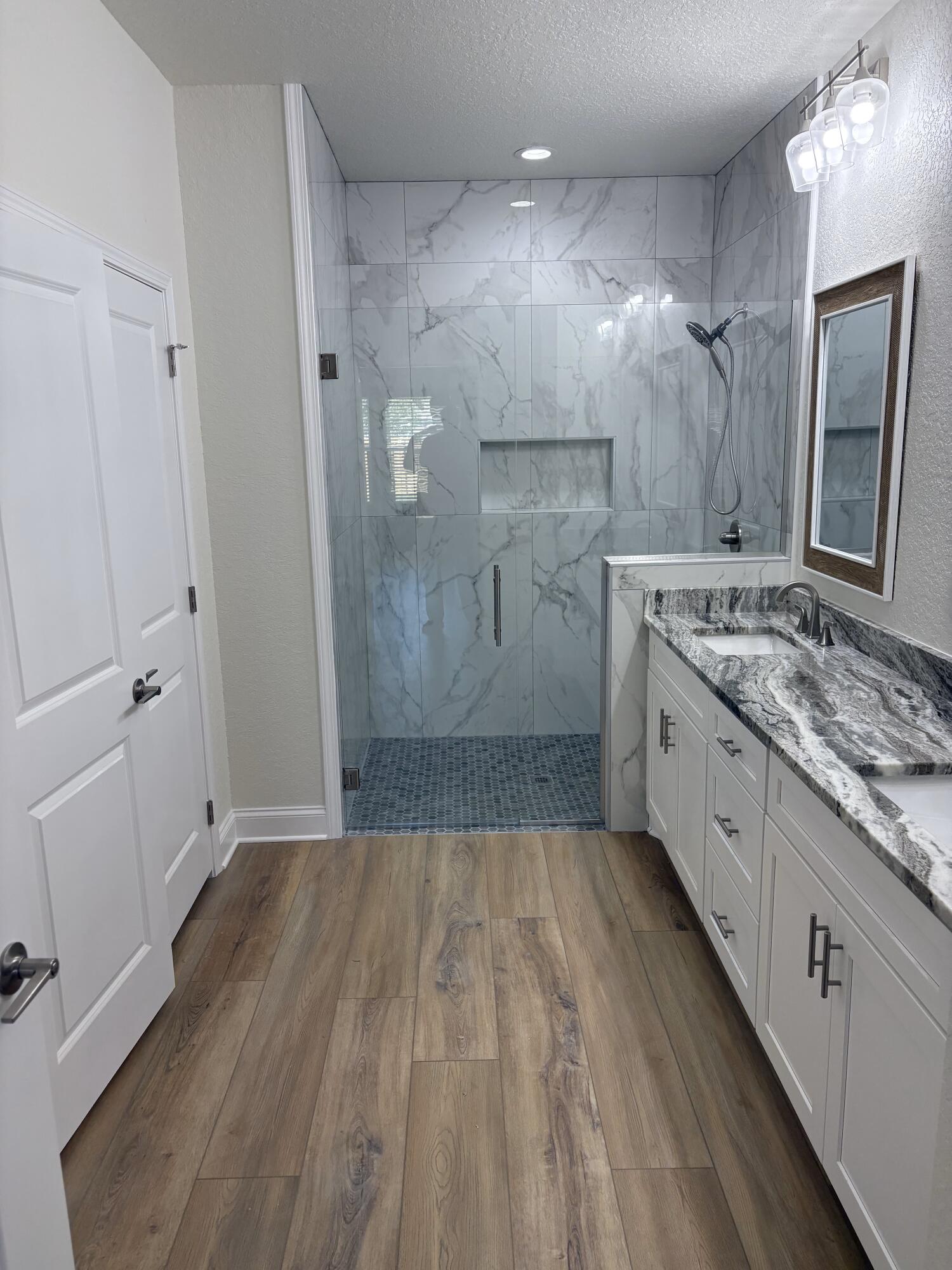 CRESCENT SHORES - Residential