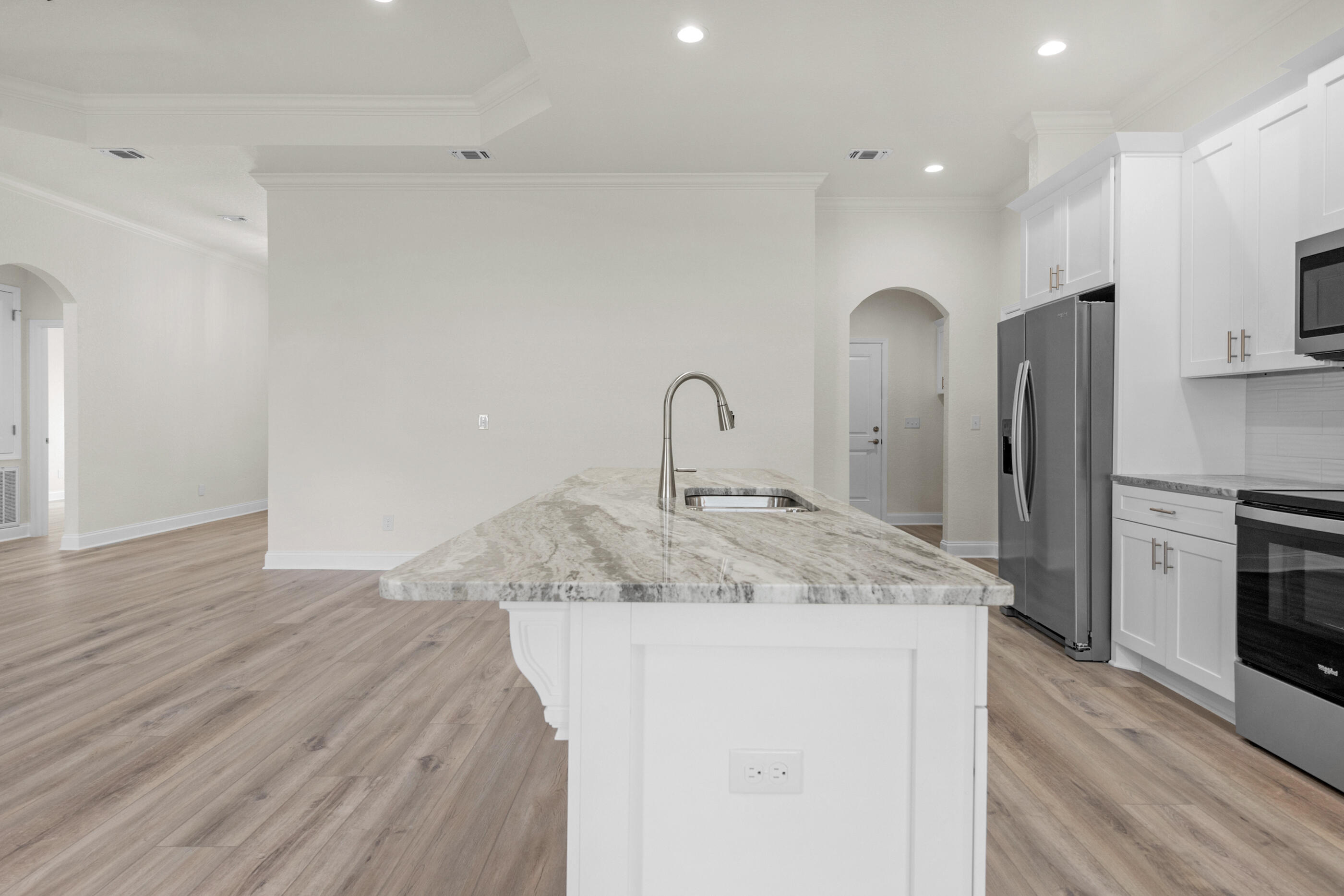 CRESCENT SHORES - Residential