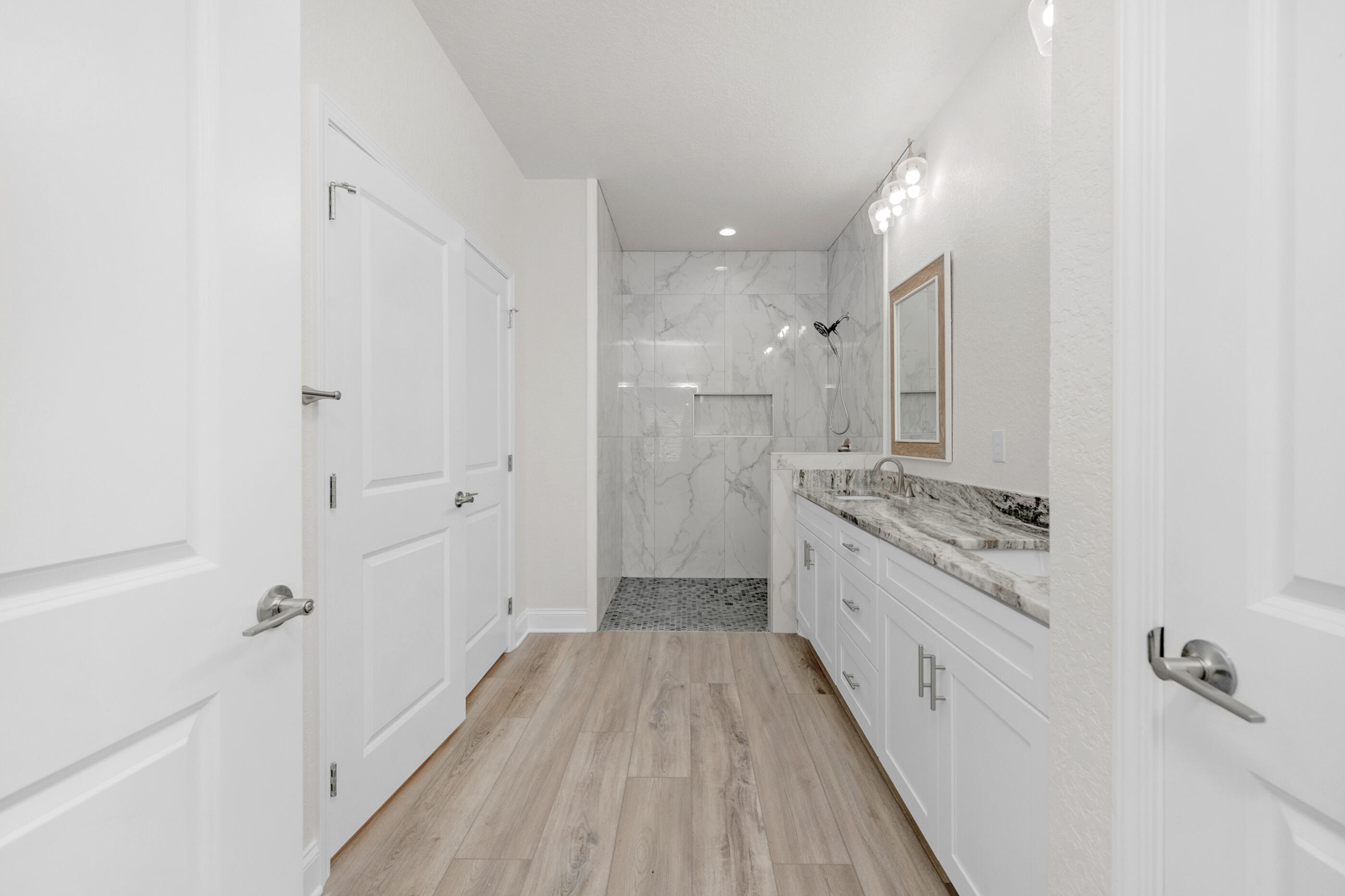 CRESCENT SHORES - Residential