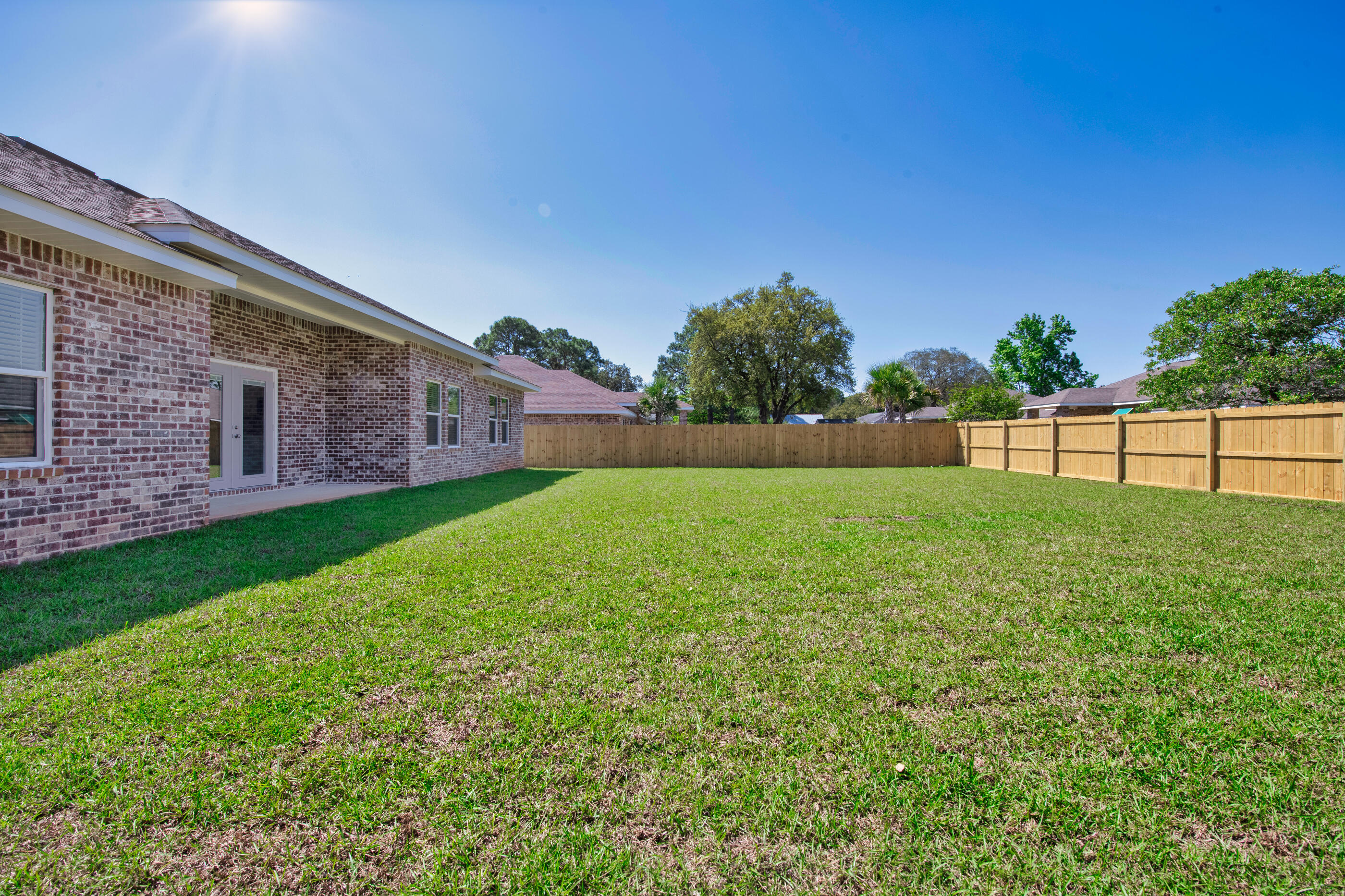 CRESCENT SHORES - Residential