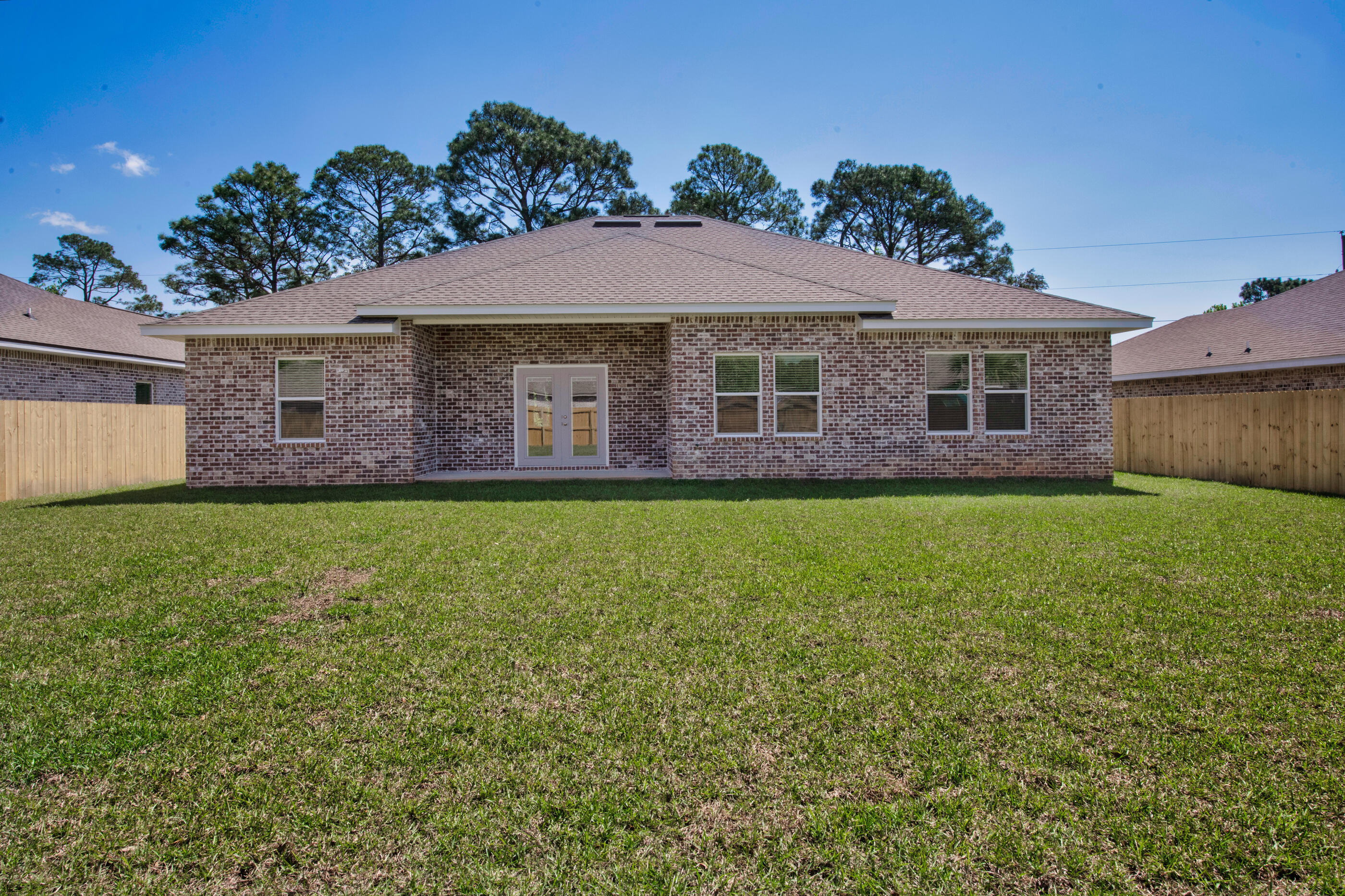 CRESCENT SHORES - Residential