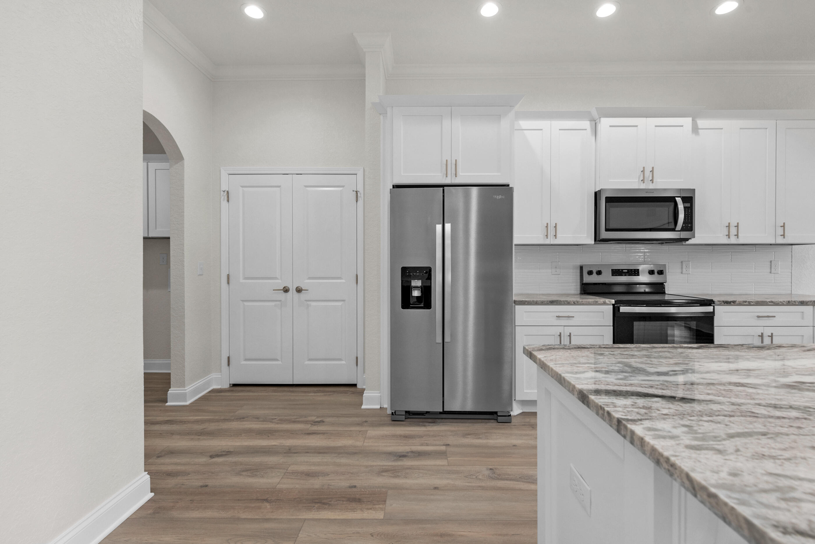CRESCENT SHORES - Residential