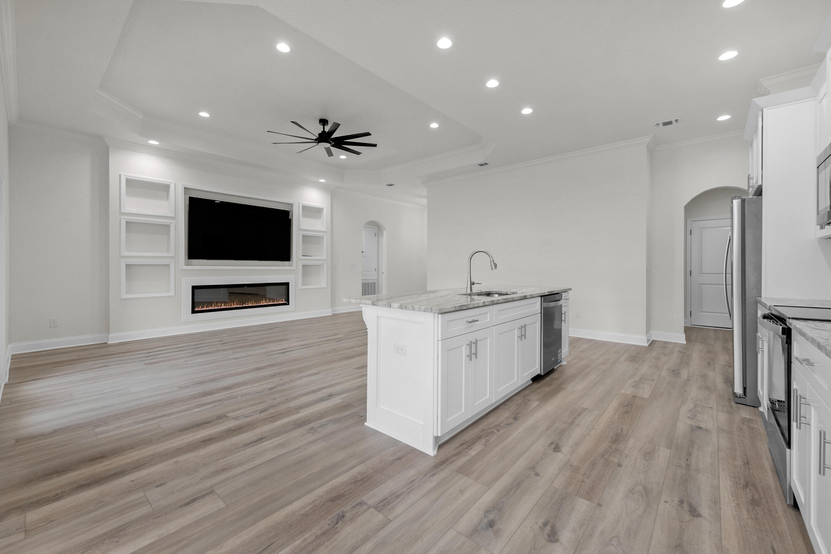 CRESCENT SHORES - Residential