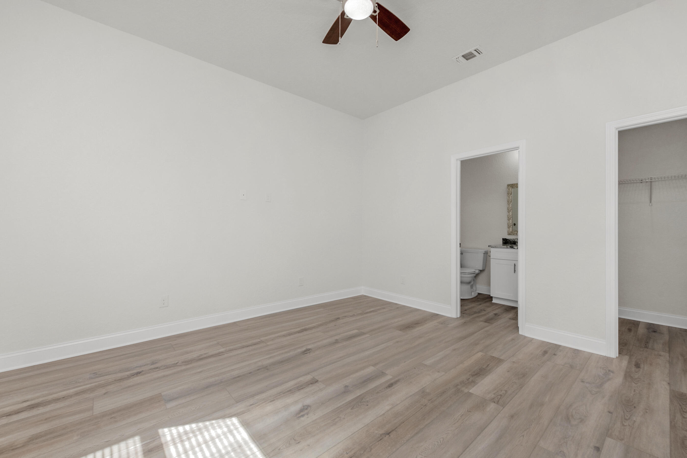 CRESCENT SHORES - Residential