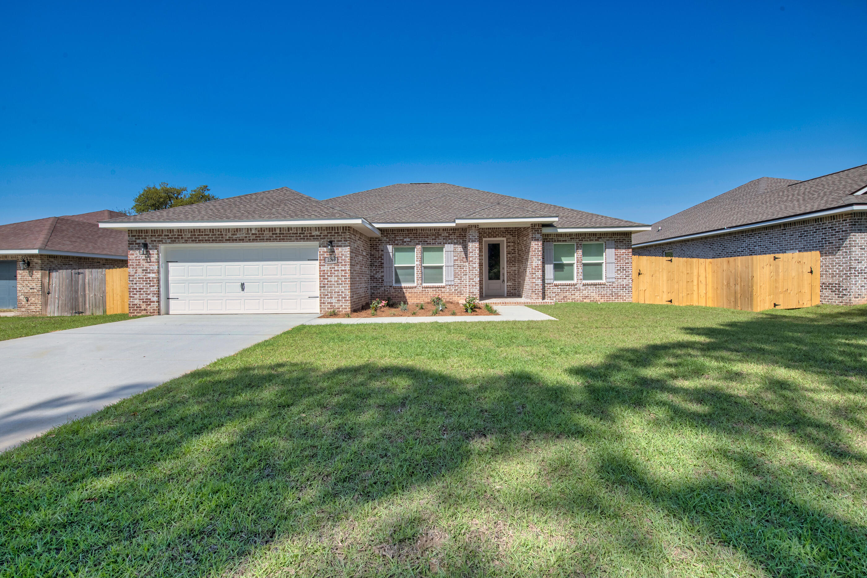 CRESCENT SHORES - Residential