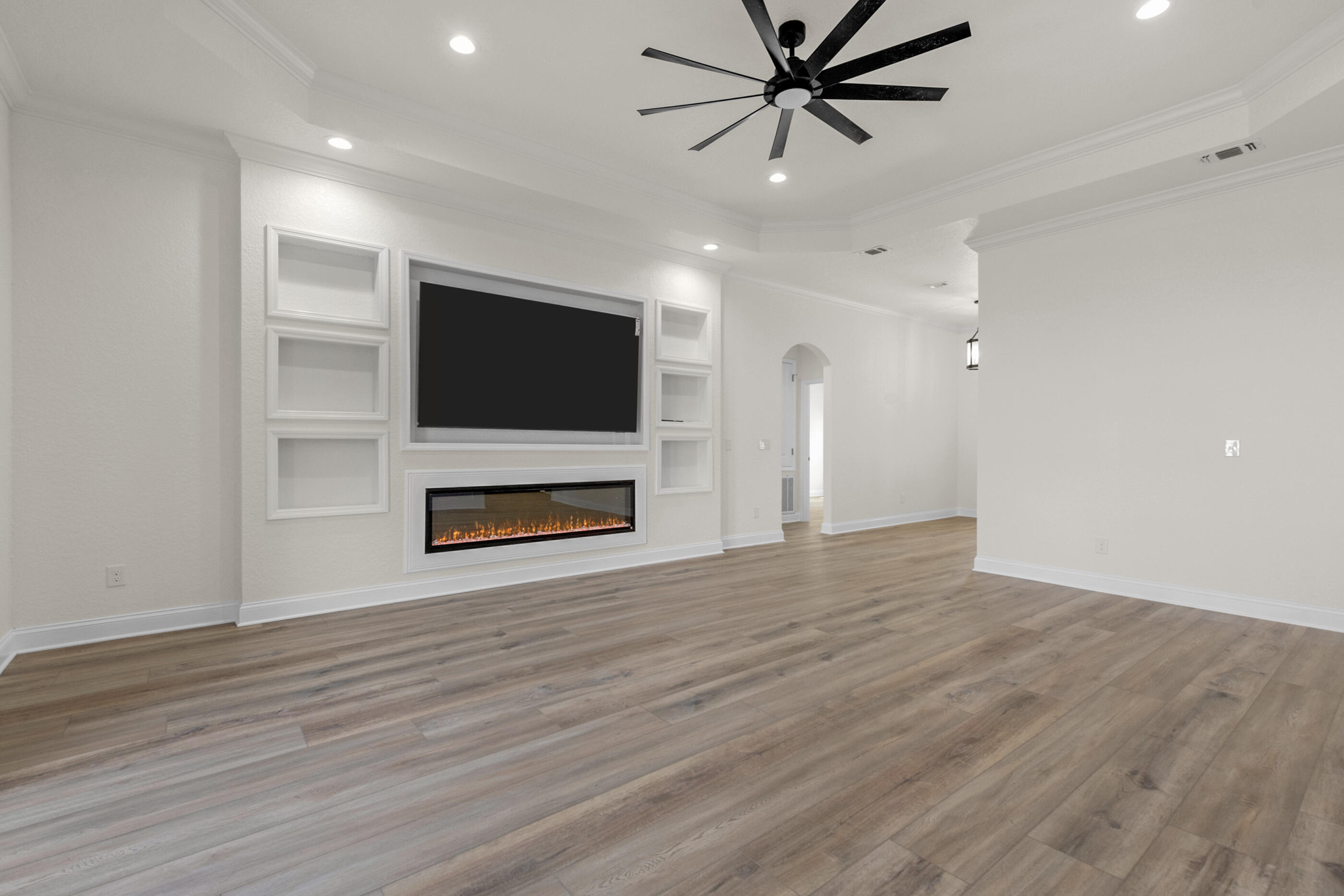 CRESCENT SHORES - Residential