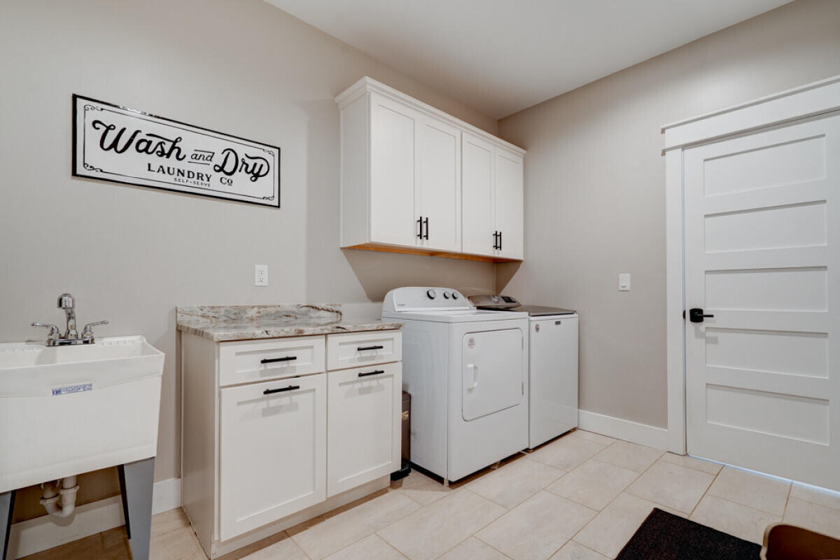 LAGRANGE SHORES - Residential