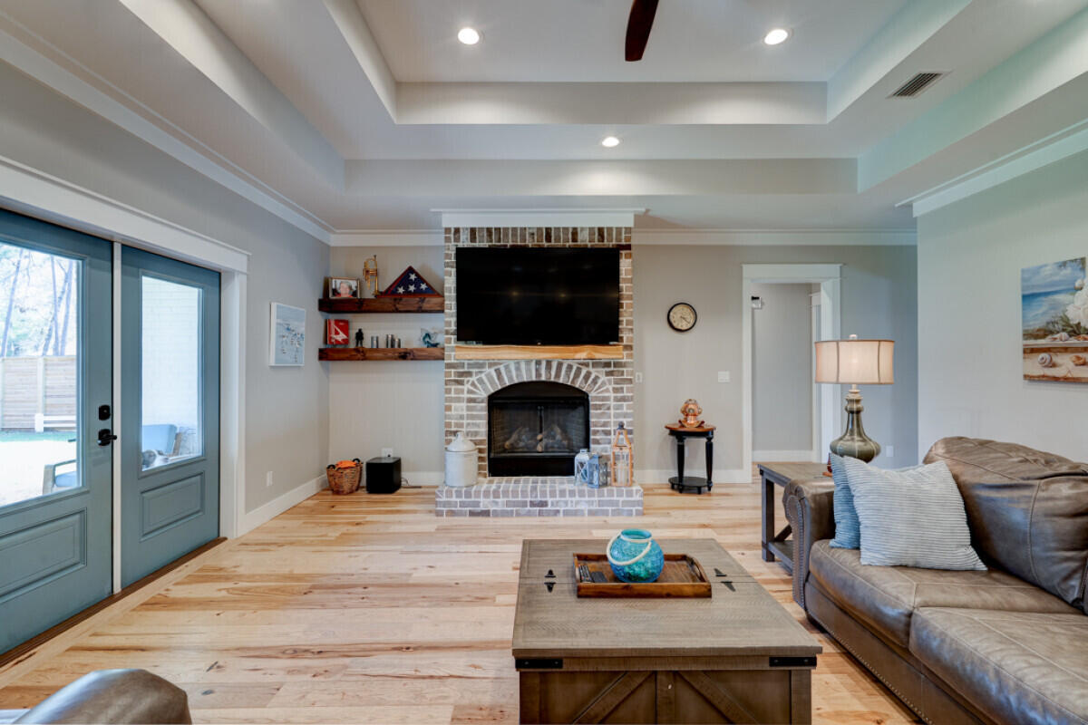 LAGRANGE SHORES - Residential